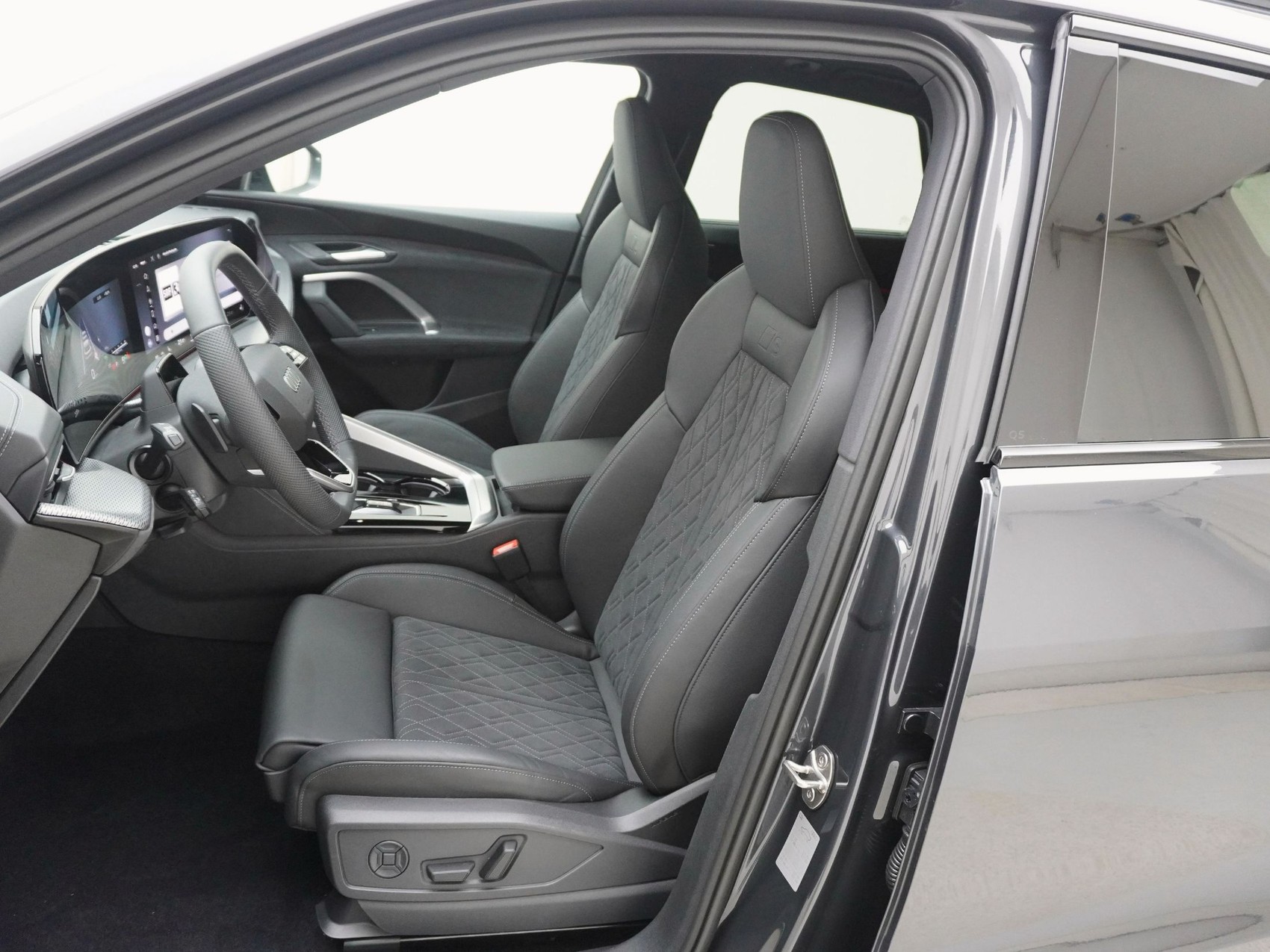 AUDI Q5 SUV 3.0 TDI quattro S-Tronic-image-12