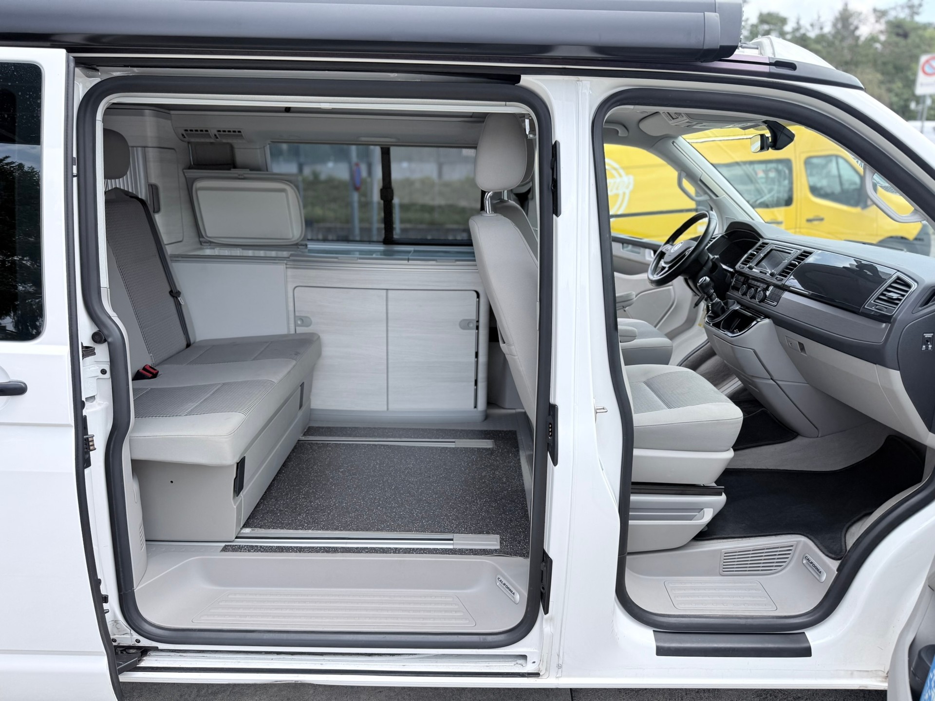 VW T6 California 2.0 TDI Coast Liberty-image-16