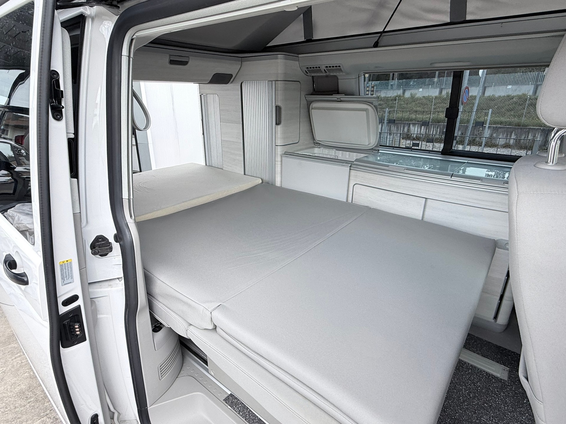 VW T6 California 2.0 TDI Coast Liberty-image-23
