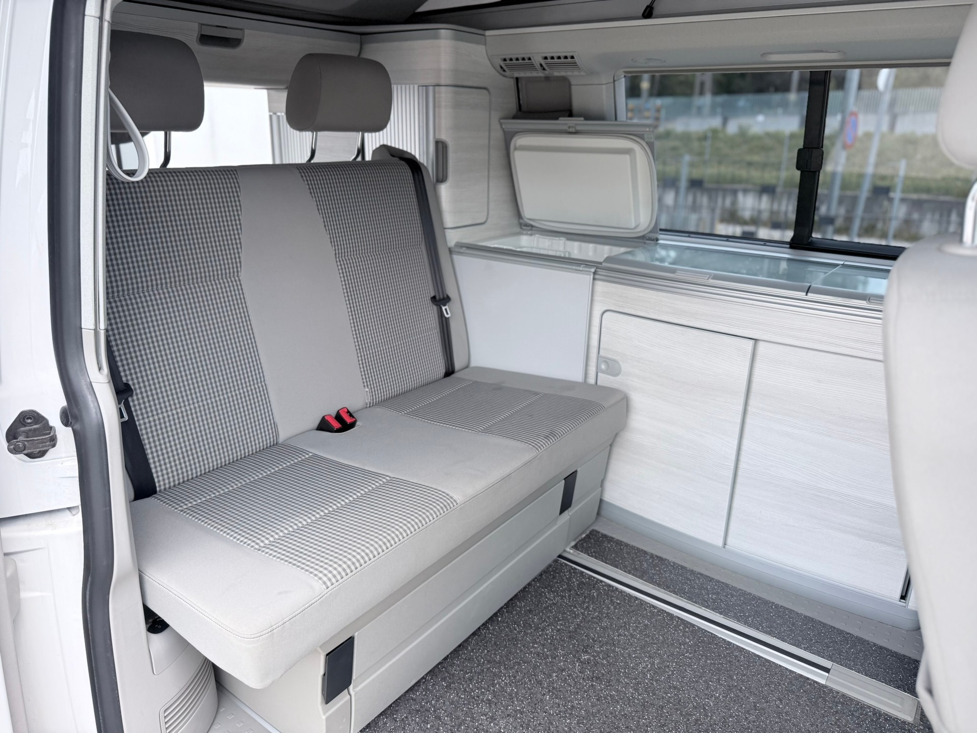 VW T6 California 2.0 TDI Coast Liberty-image-17