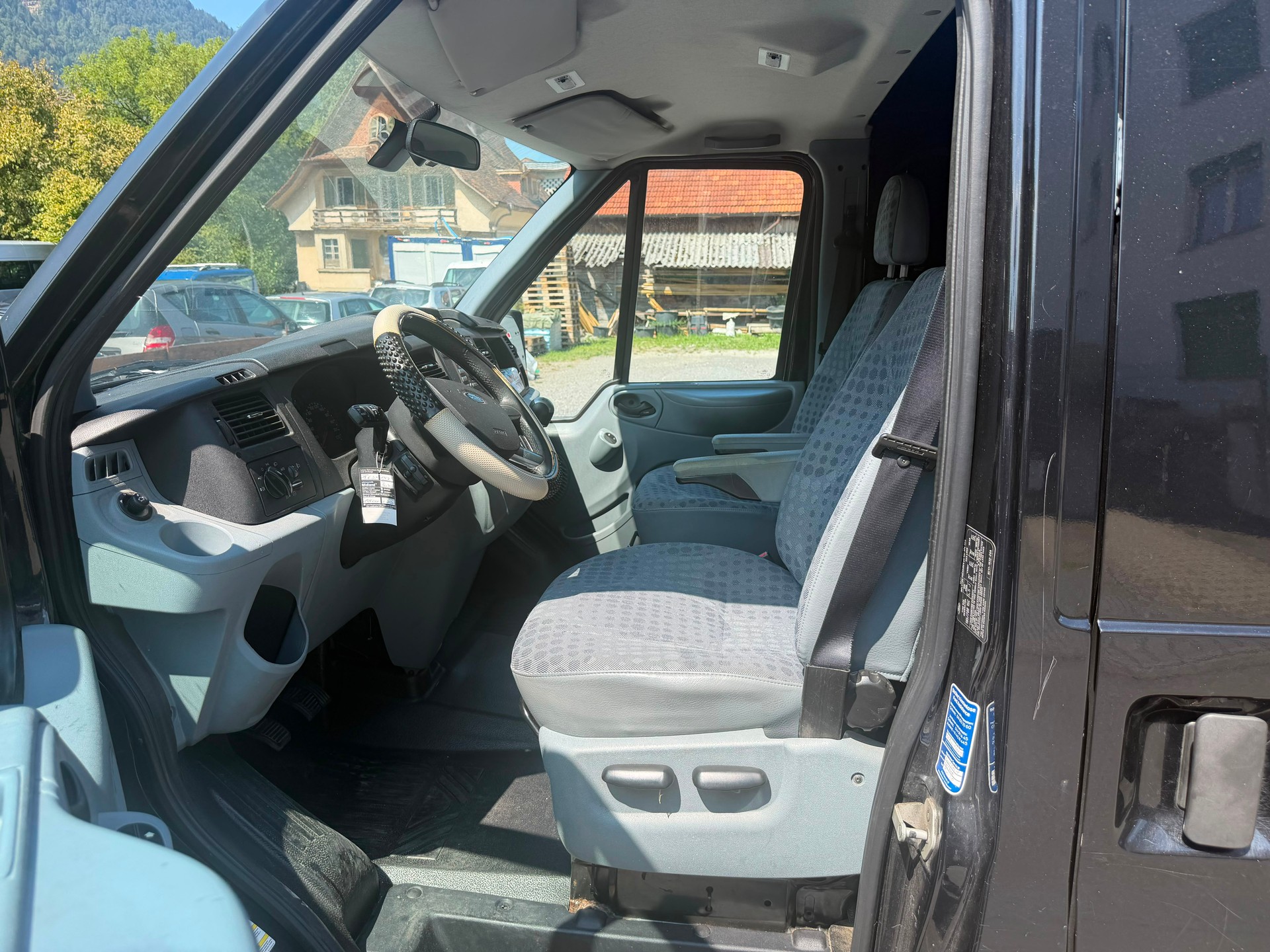 FORD Transit Van 280S Level 3-image-5