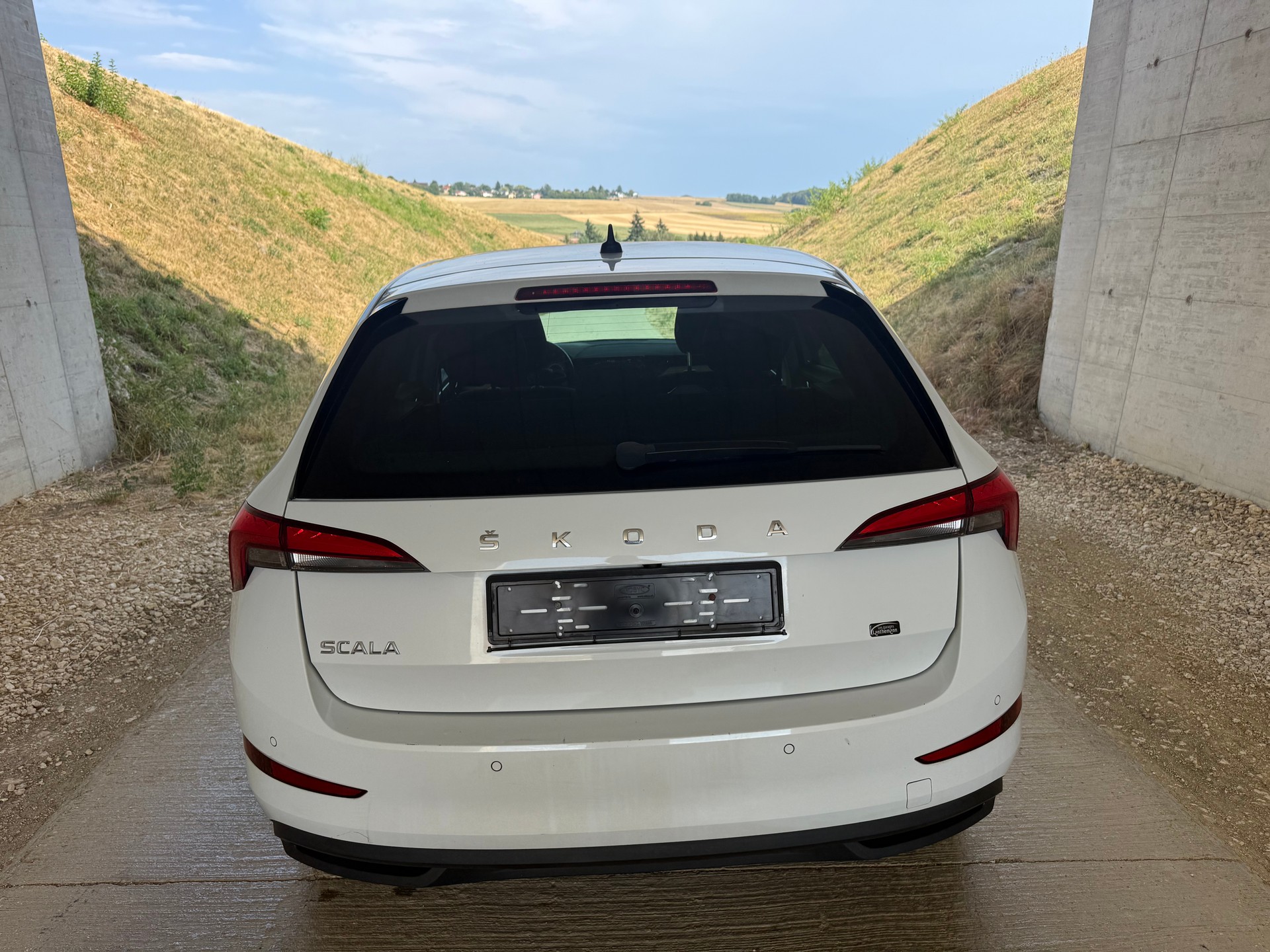 SKODA Scala 1.5 TSI ACT Ambition DSG-image-3