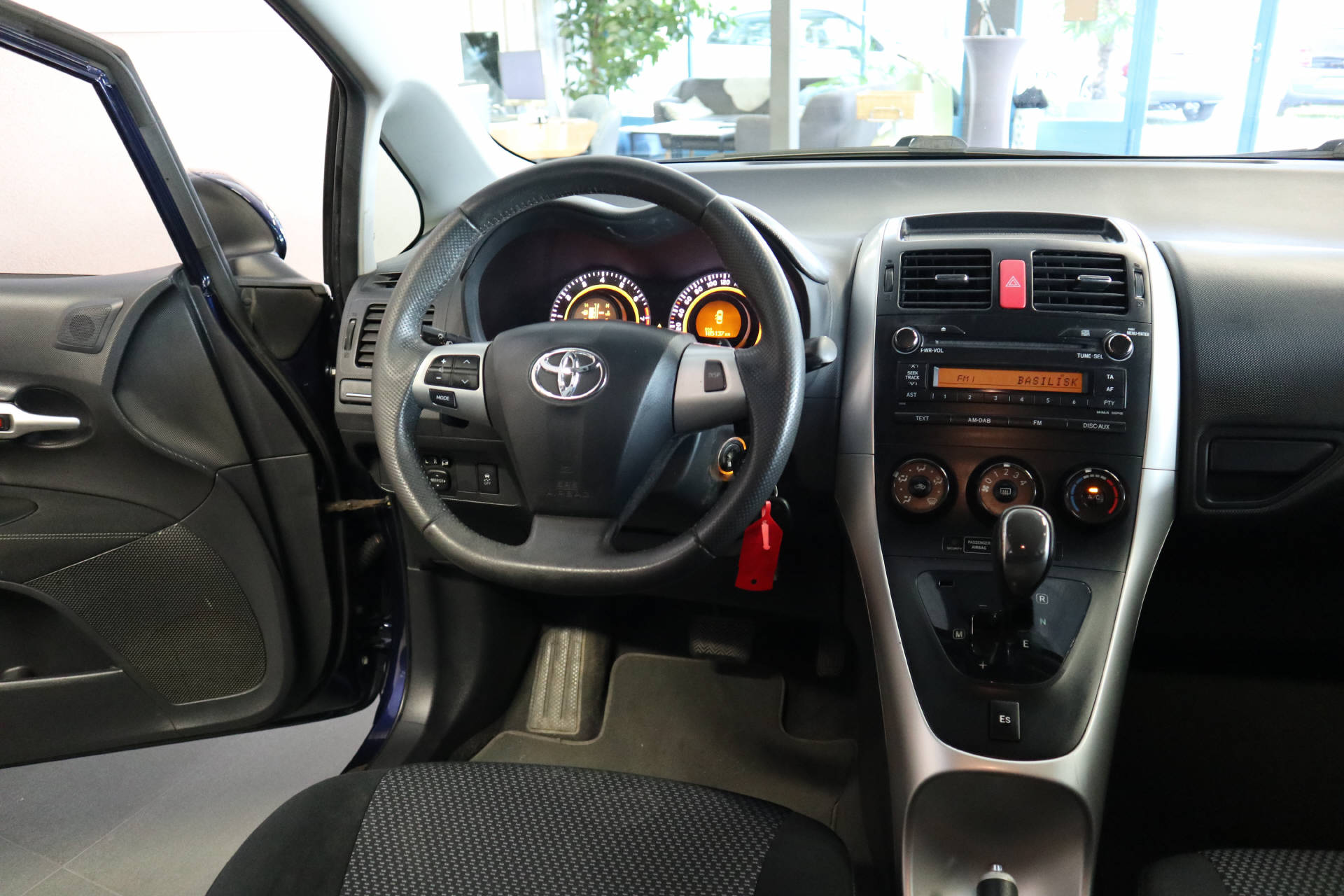 TOYOTA Auris 1.6 VMa Linea Luna MultiMode-image-13
