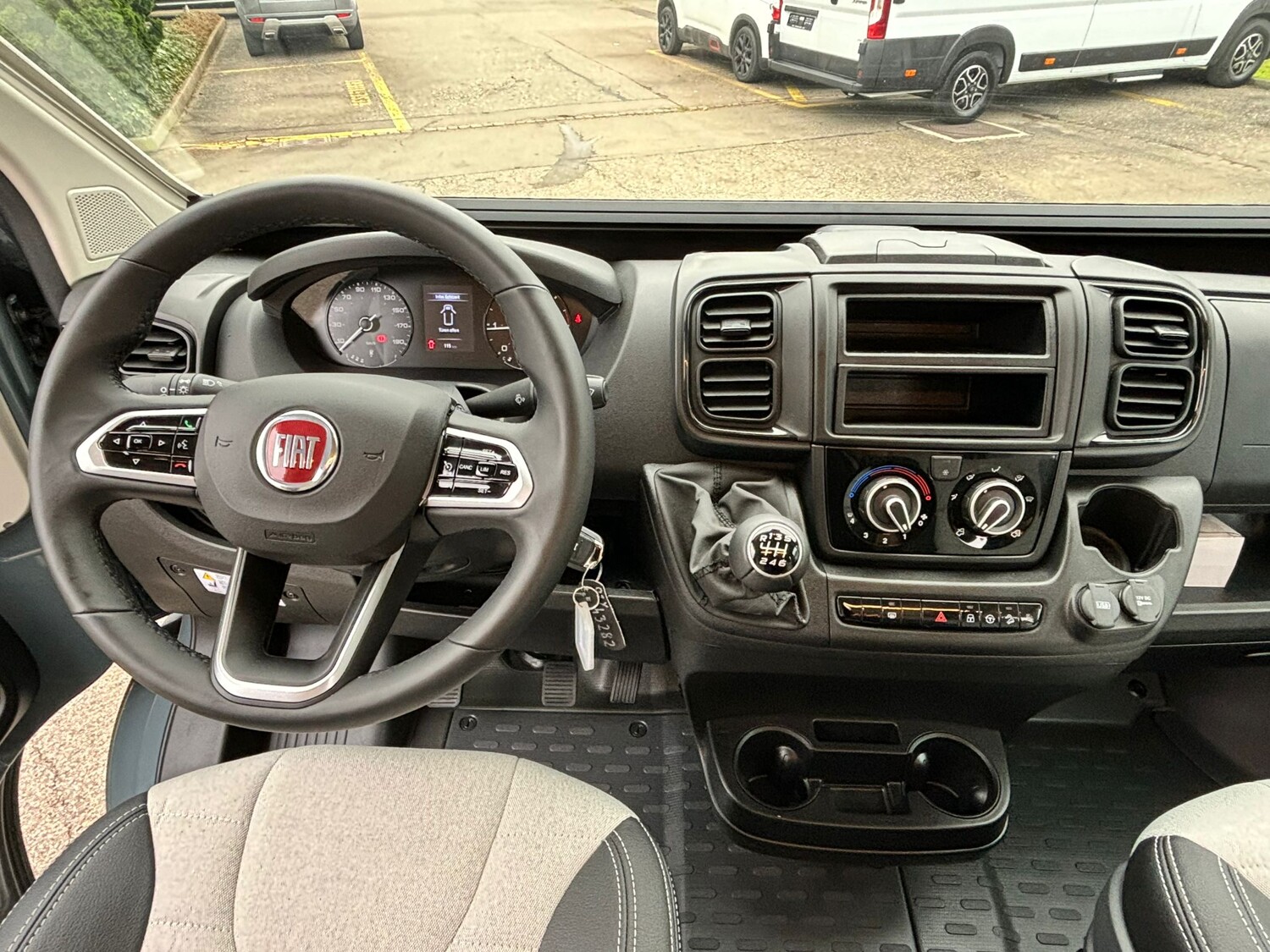 CLEVER VANS Runner 636 Fiat 140PS-image-13