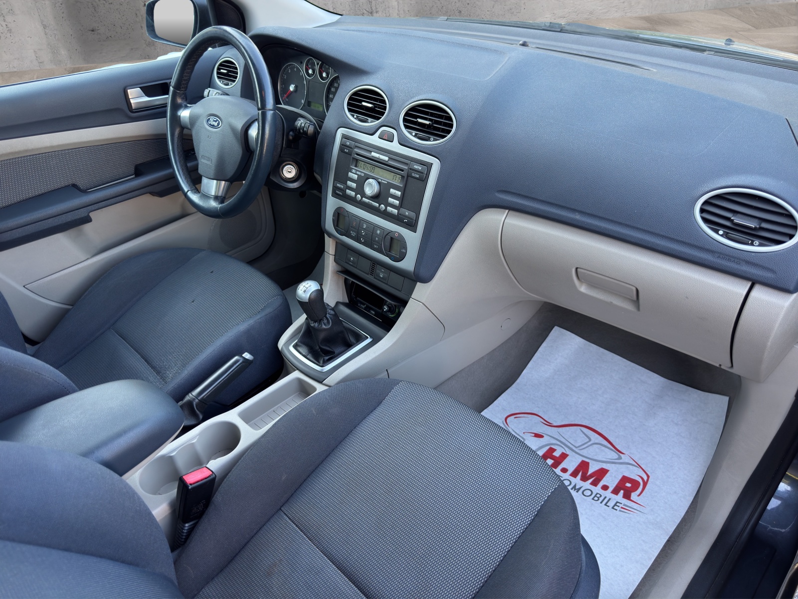 FORD Focus 2.0i Titanium-image-10