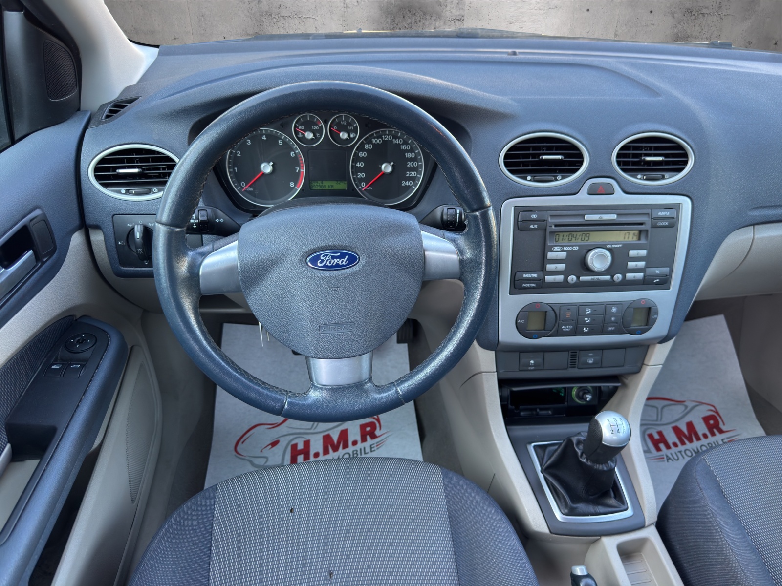 FORD Focus 2.0i Titanium-image-11