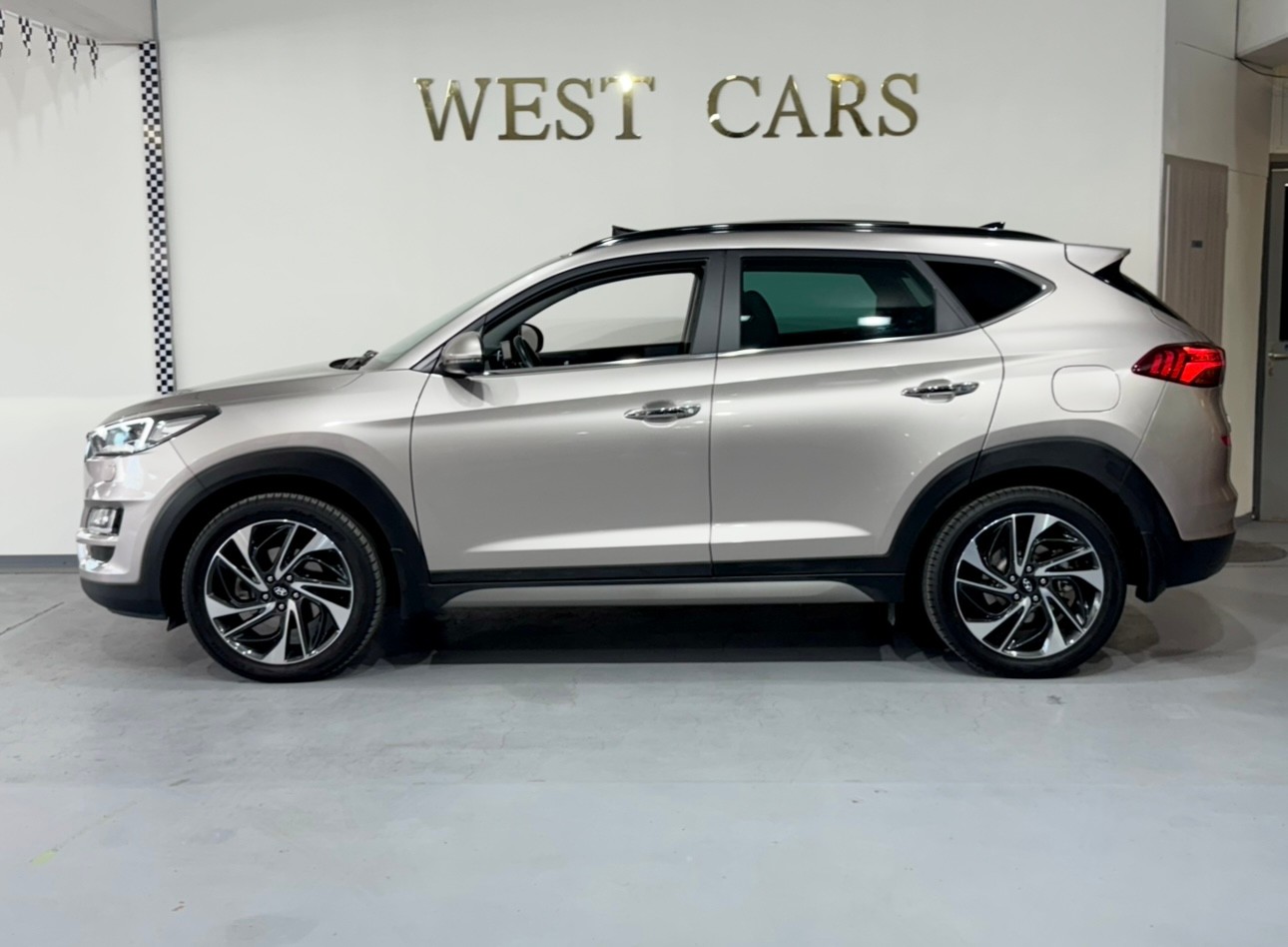HYUNDAI Tucson 2.0 CRDI Vertex Mild Hybrid 4WD Automatic-image-1