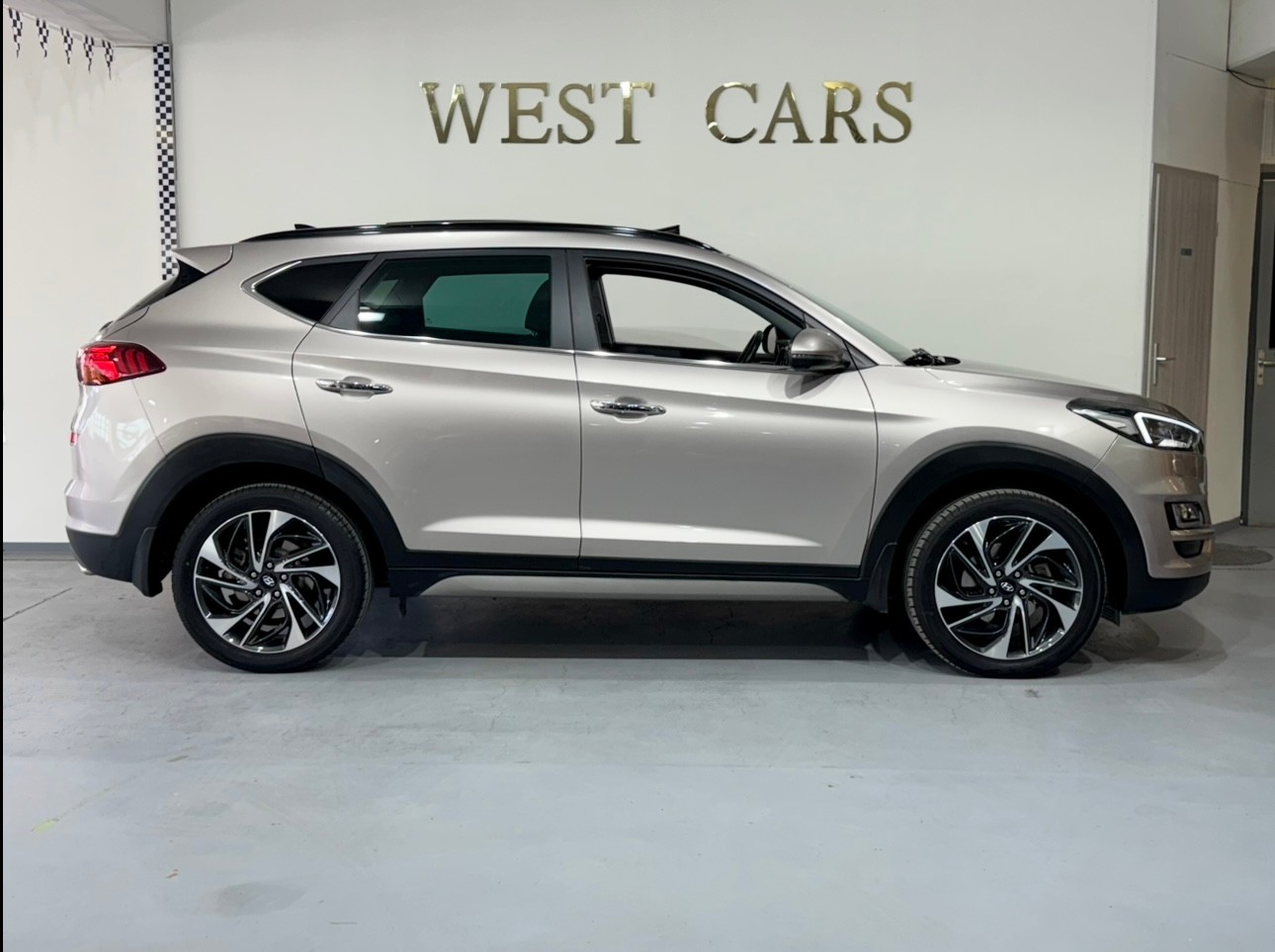 HYUNDAI Tucson 2.0 CRDI Vertex Mild Hybrid 4WD Automatic-image-2