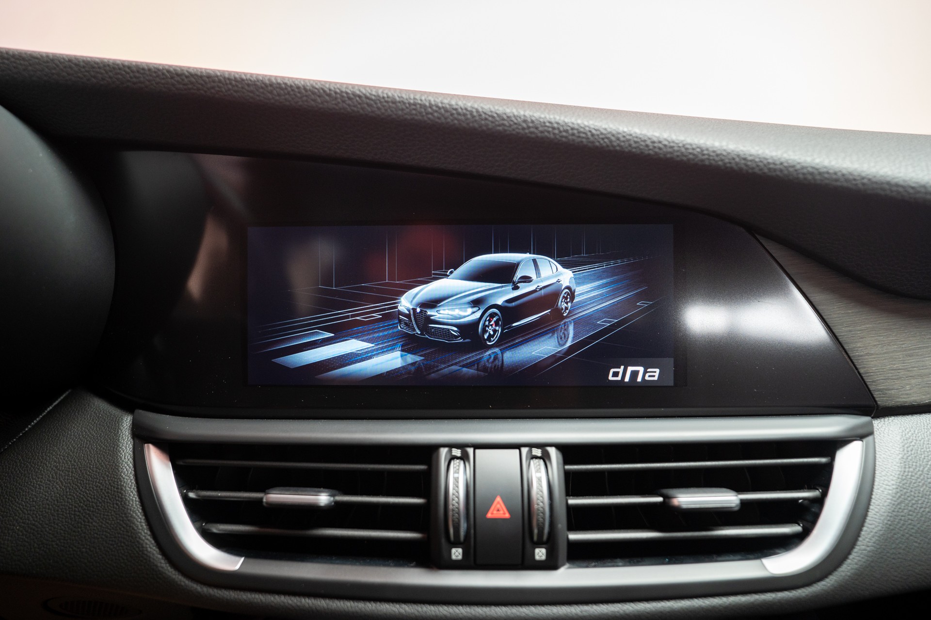 ALFA ROMEO Giulia 2.0 Q4 TI Edition / Rückfahrkamera / Memory Sitze / Navi-image-24