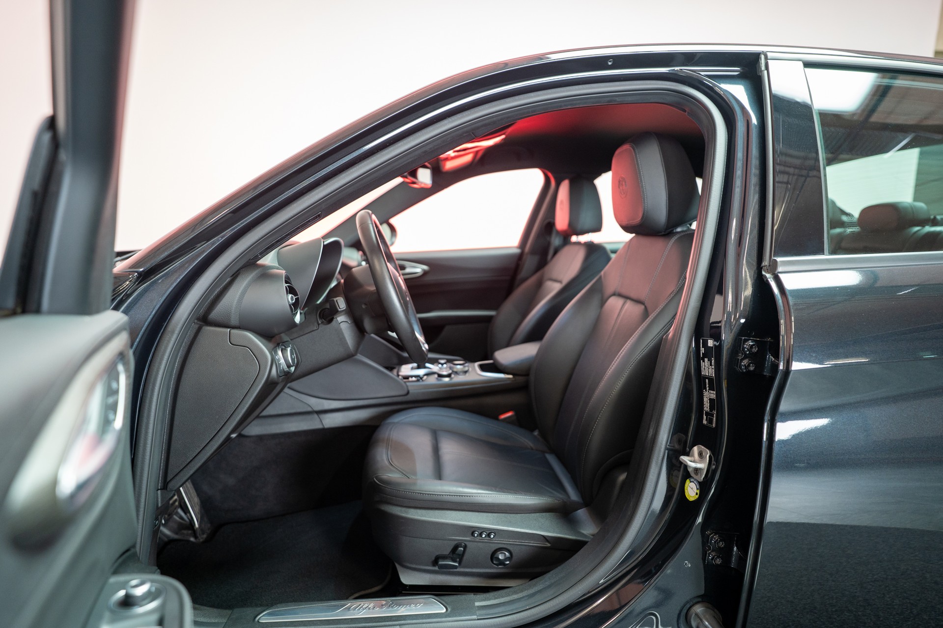 ALFA ROMEO Giulia 2.0 Q4 TI Edition / Rückfahrkamera / Memory Sitze / Navi-image-8