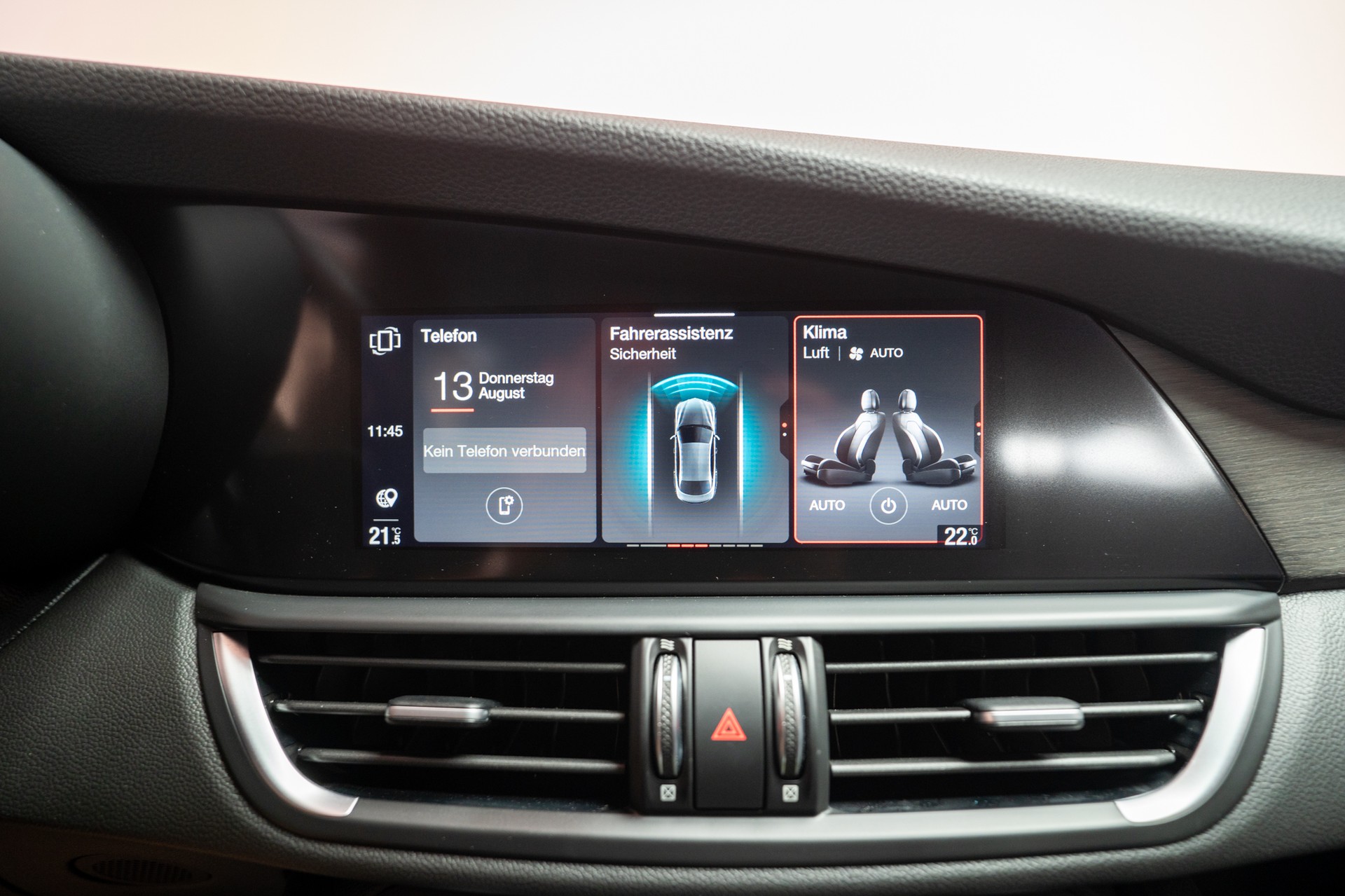 ALFA ROMEO Giulia 2.0 Q4 TI Edition / Rückfahrkamera / Memory Sitze / Navi-image-25