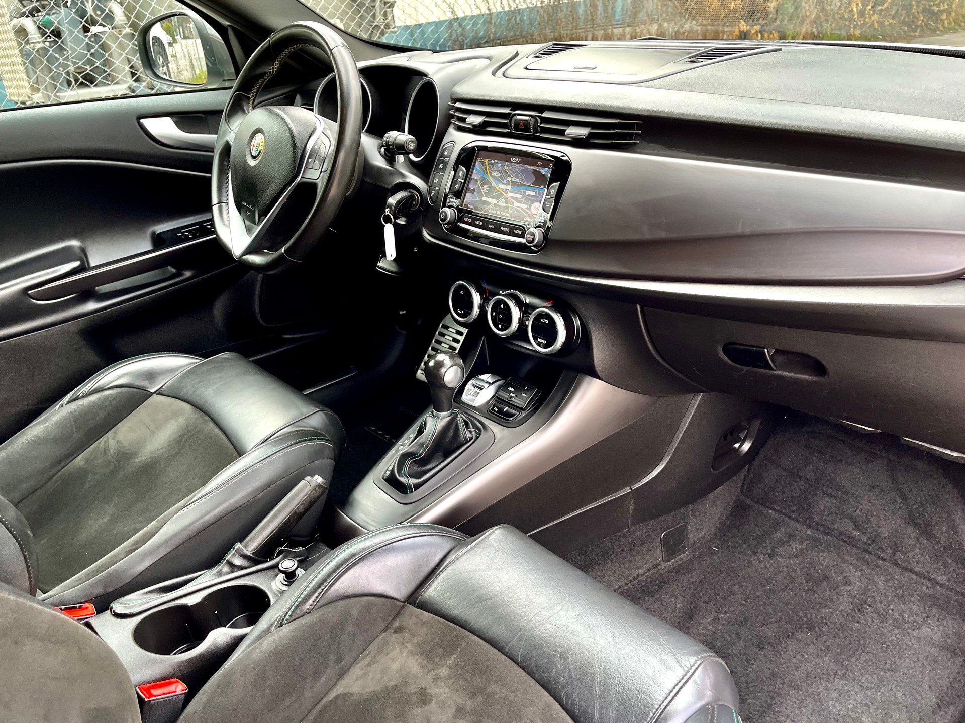 ALFA ROMEO Giulietta 1750 TBi Quadrifoglio Verde TCT-image-16