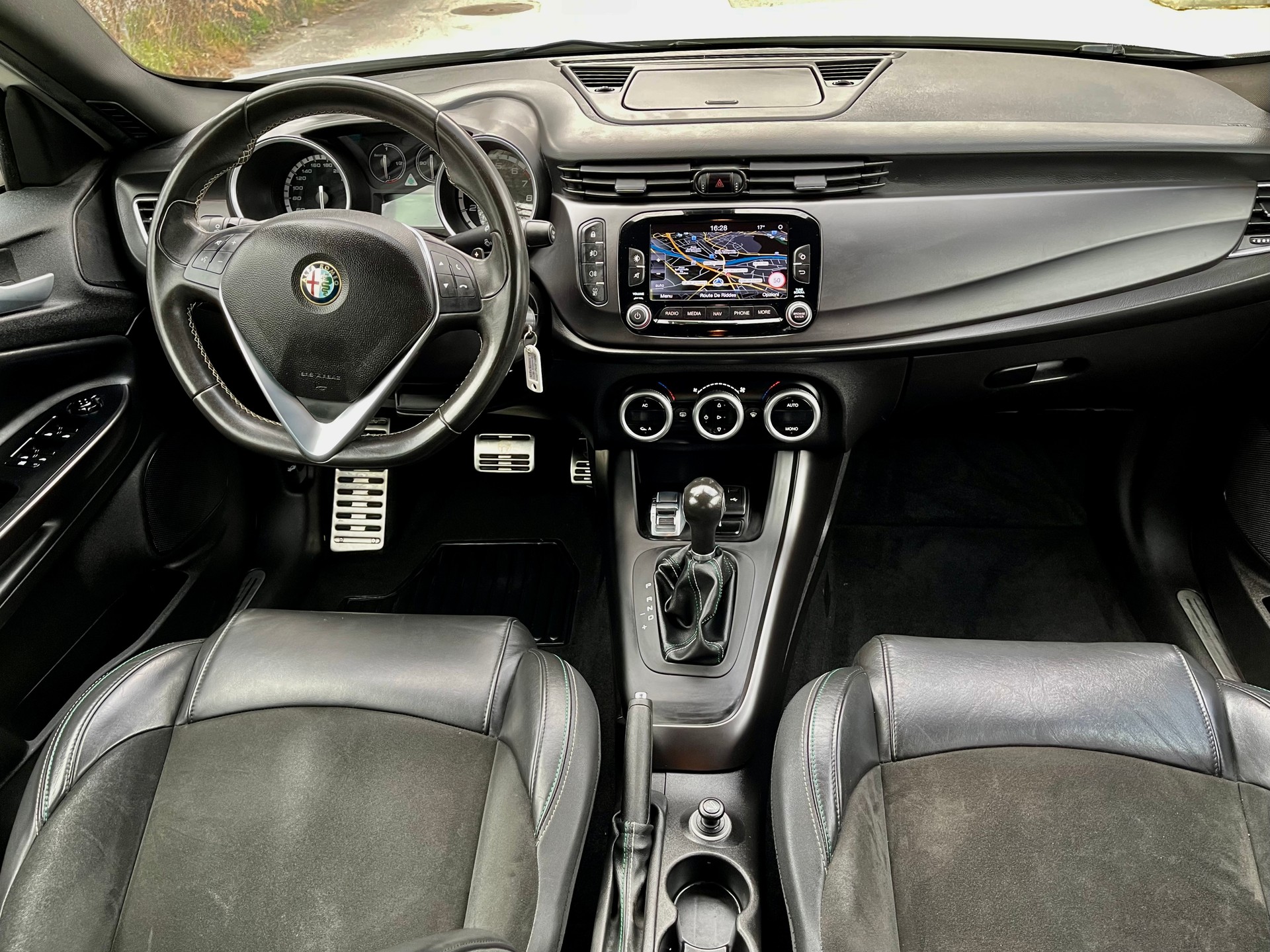 ALFA ROMEO Giulietta 1750 TBi Quadrifoglio Verde TCT-showroom-element-1