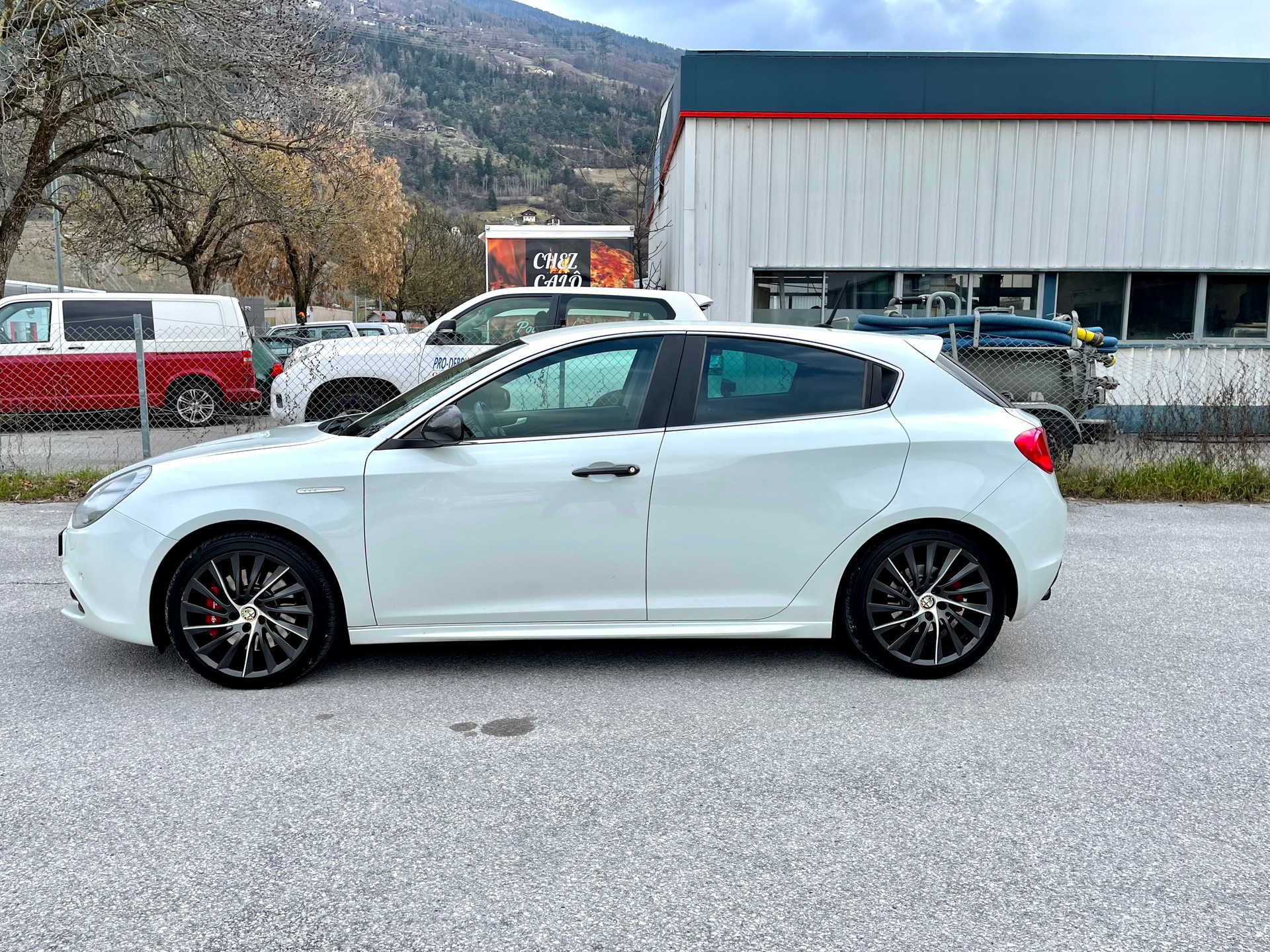 ALFA ROMEO Giulietta 1750 TBi Quadrifoglio Verde TCT-image-8
