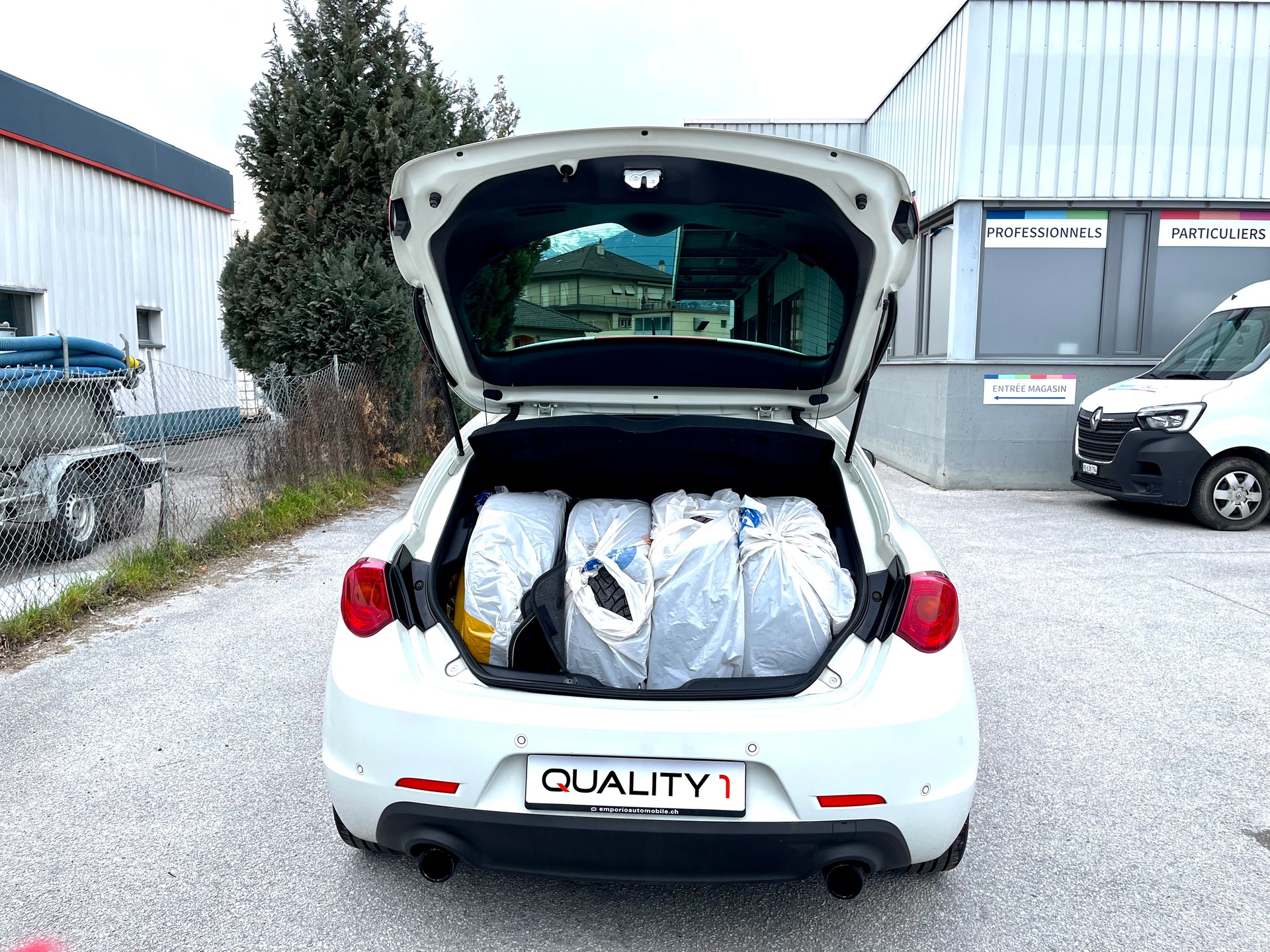 ALFA ROMEO Giulietta 1750 TBi Quadrifoglio Verde TCT-image-28