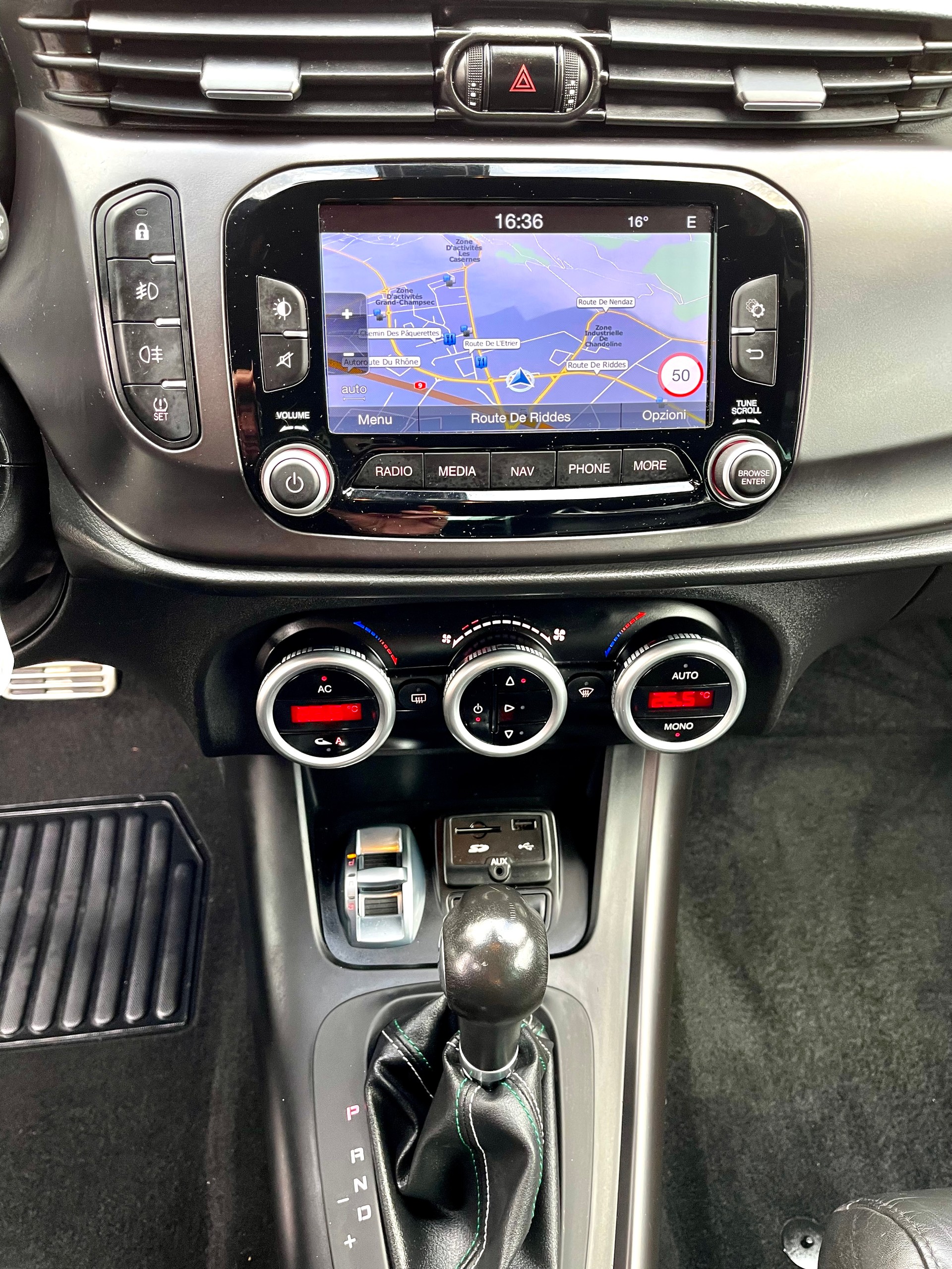ALFA ROMEO Giulietta 1750 TBi Quadrifoglio Verde TCT-image-29