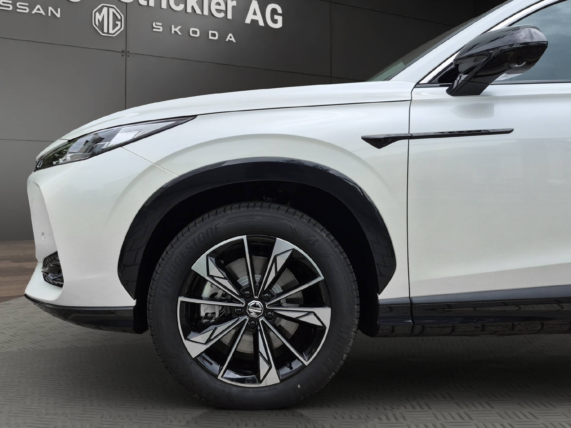 MG HS 1.5 Hybrid Luxury-image-8