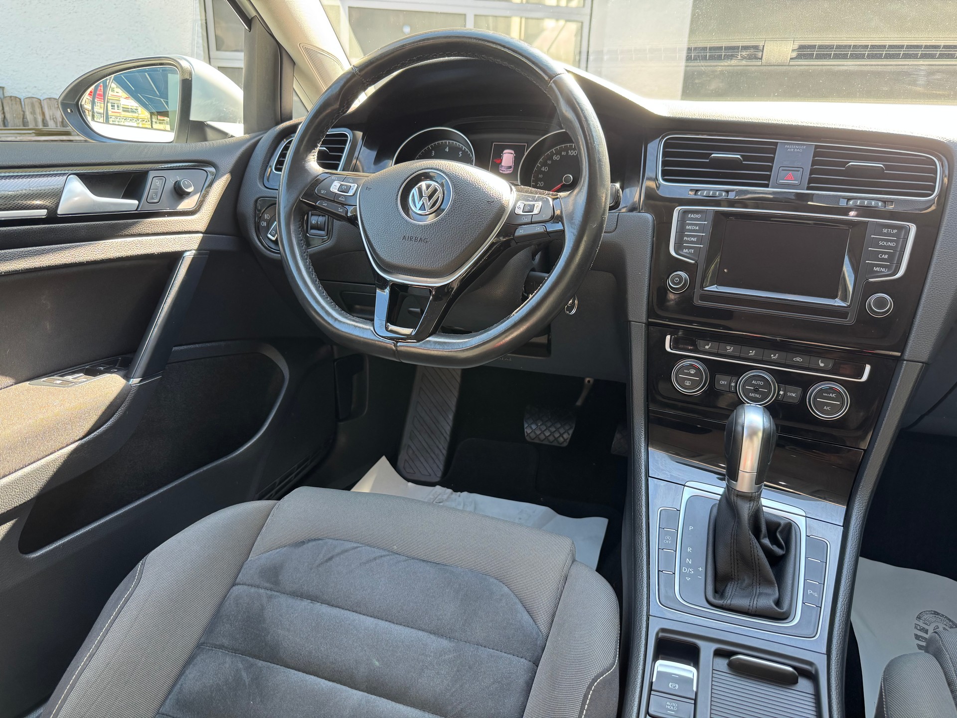 VW Golf 1.4 TSI Highline DSG-image-13