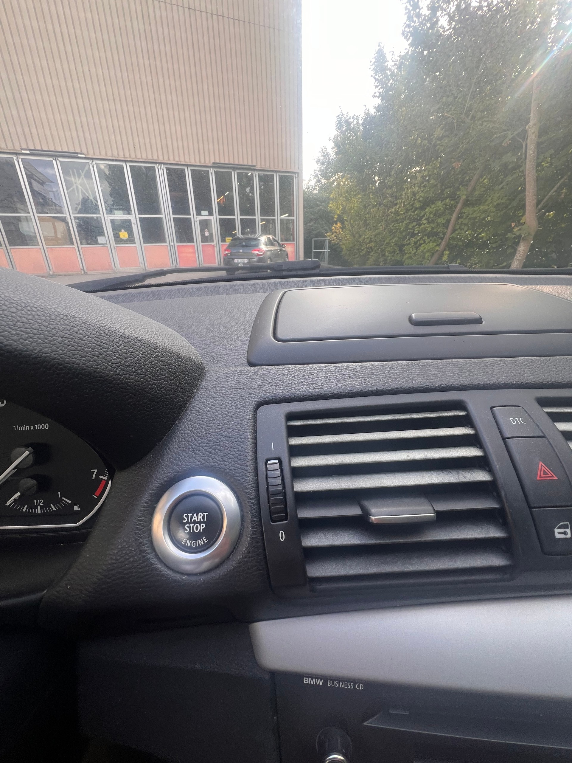 BMW 120i Coupé Steptronic-image-8