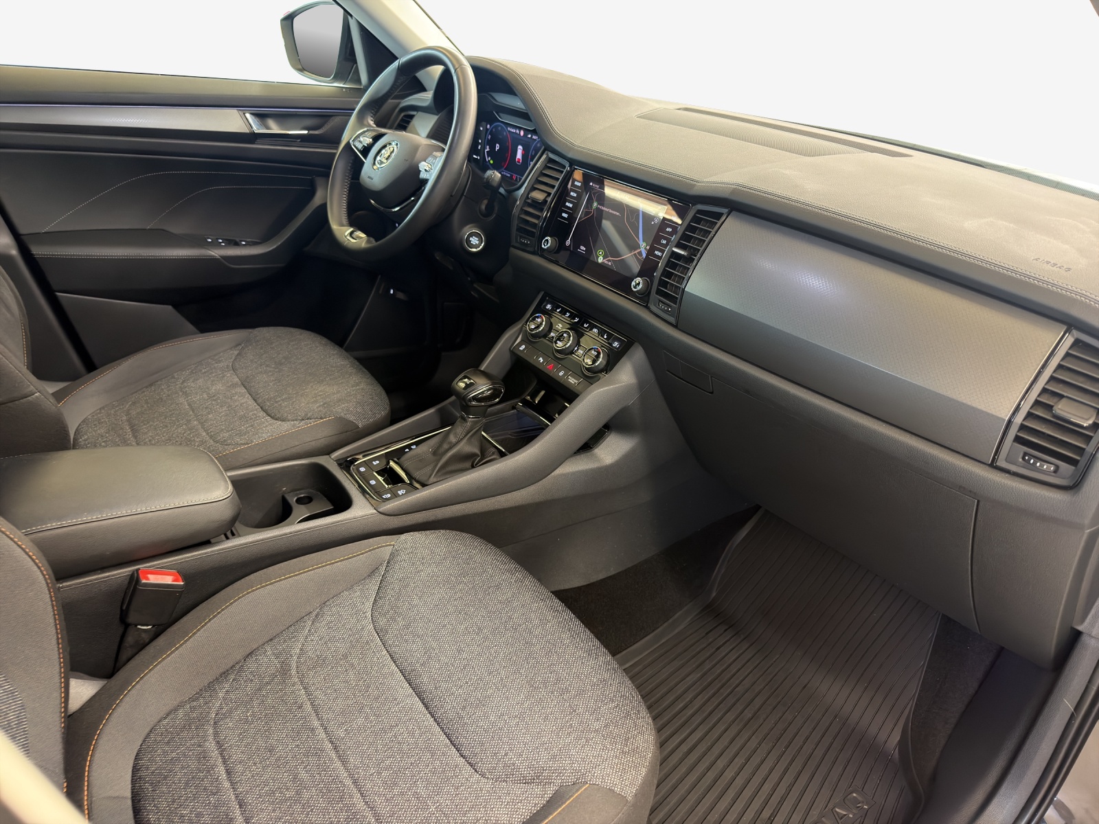 SKODA Kodiaq 2.0 TDI CR Clever 4x4 DSG-image-13
