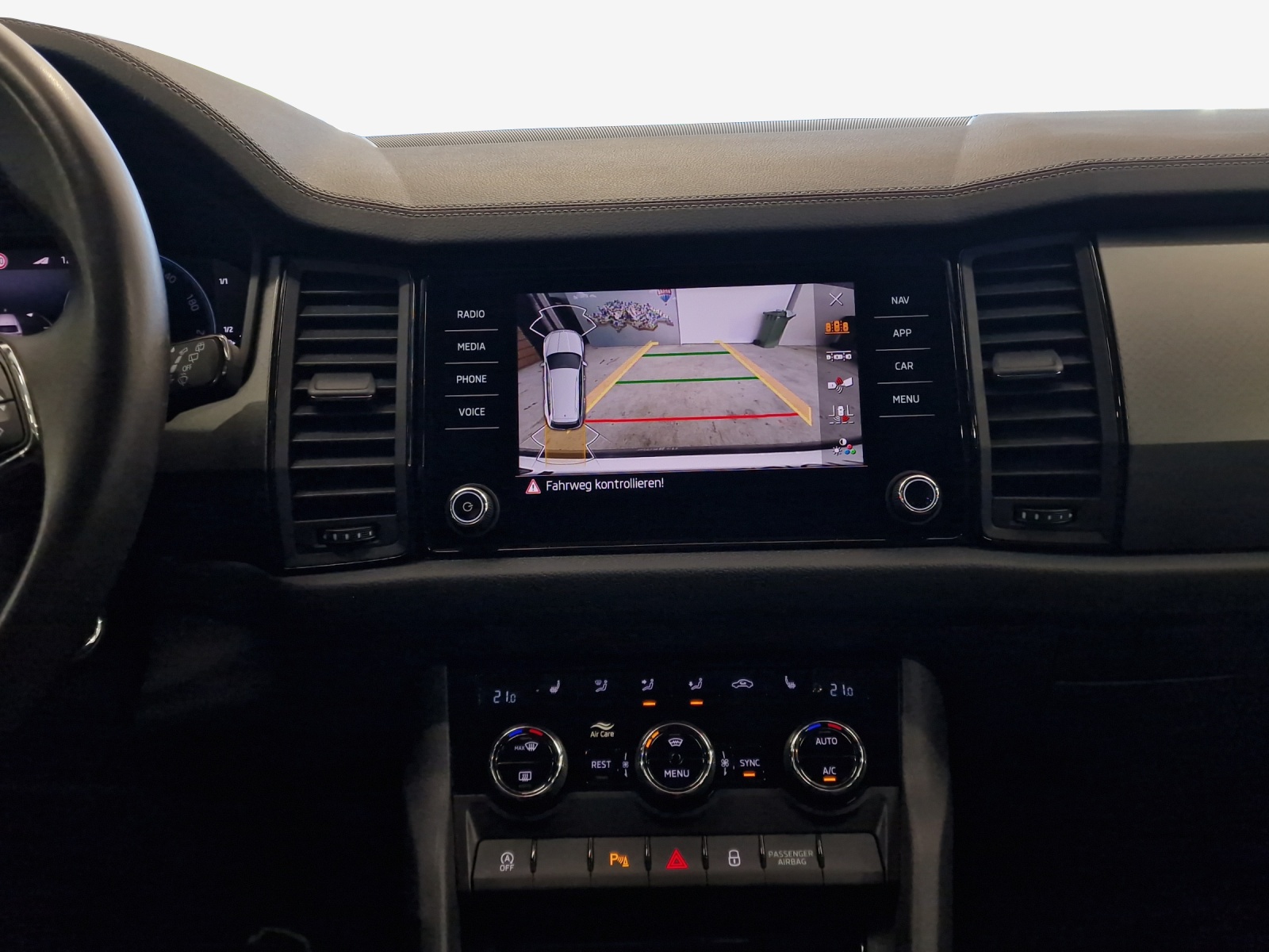 SKODA Kodiaq 2.0 TDI CR Clever 4x4 DSG-image-30