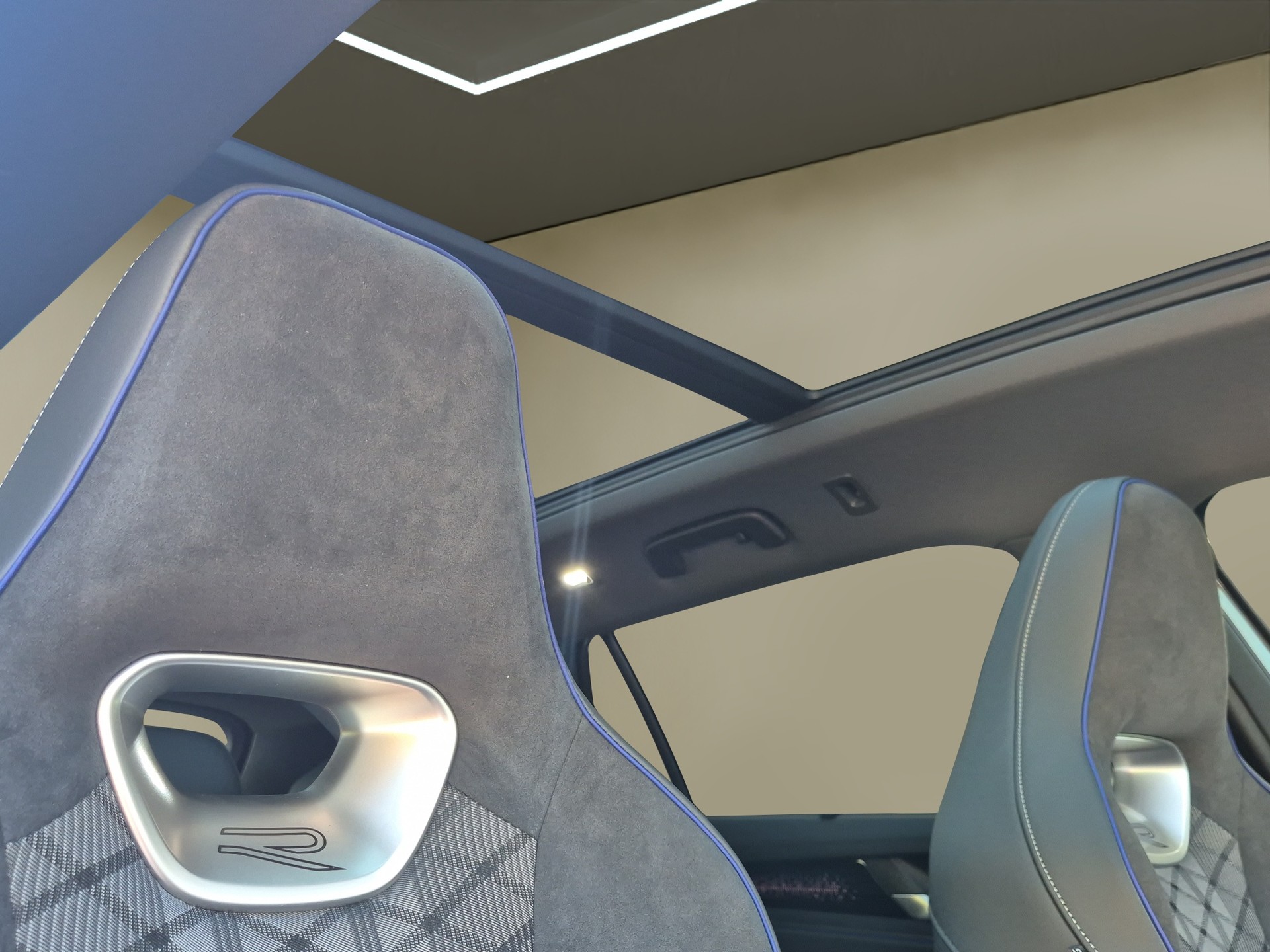 VW Passat Variant 1.5 TSI evo2 Plug-In- Hybrid R-Line DSG-image-22