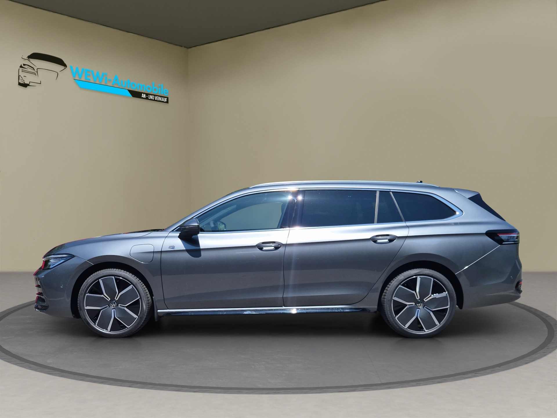 VW Passat Variant 1.5 TSI evo2 Plug-In- Hybrid R-Line DSG-image-1