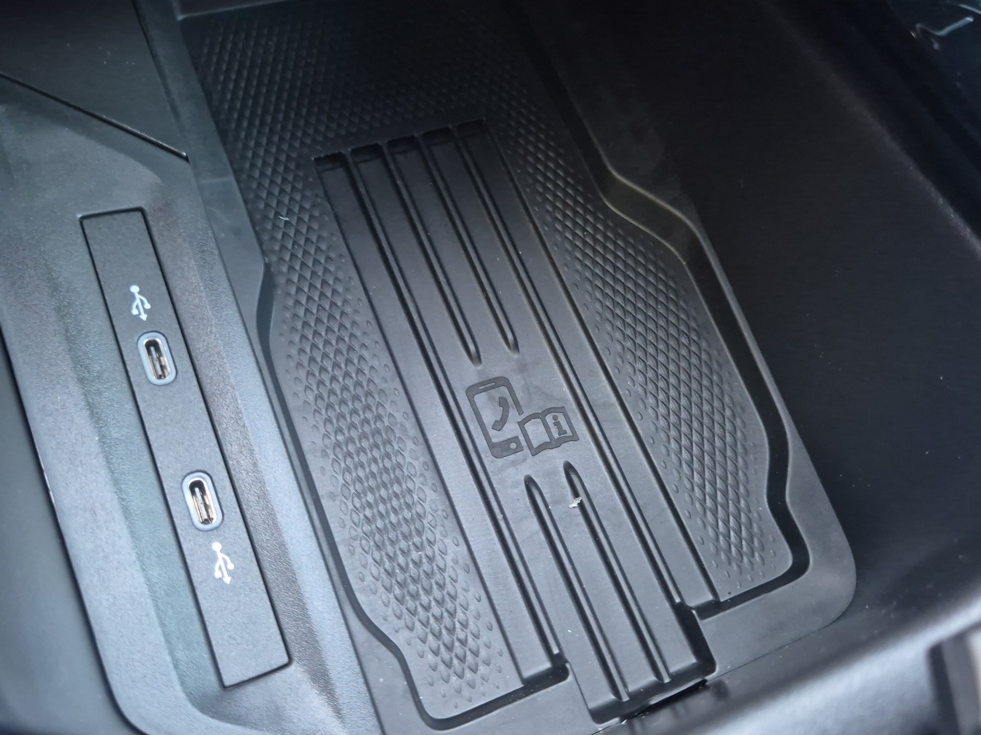 VW Passat Variant 1.5 TSI evo2 Plug-In- Hybrid R-Line DSG-image-16