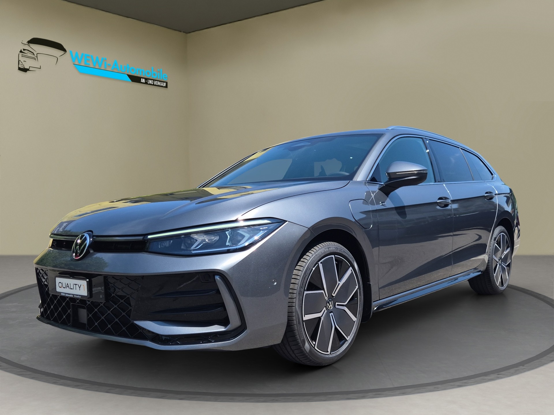 VW Passat Variant 1.5 TSI evo2 Plug-In- Hybrid R-Line DSG-image-0