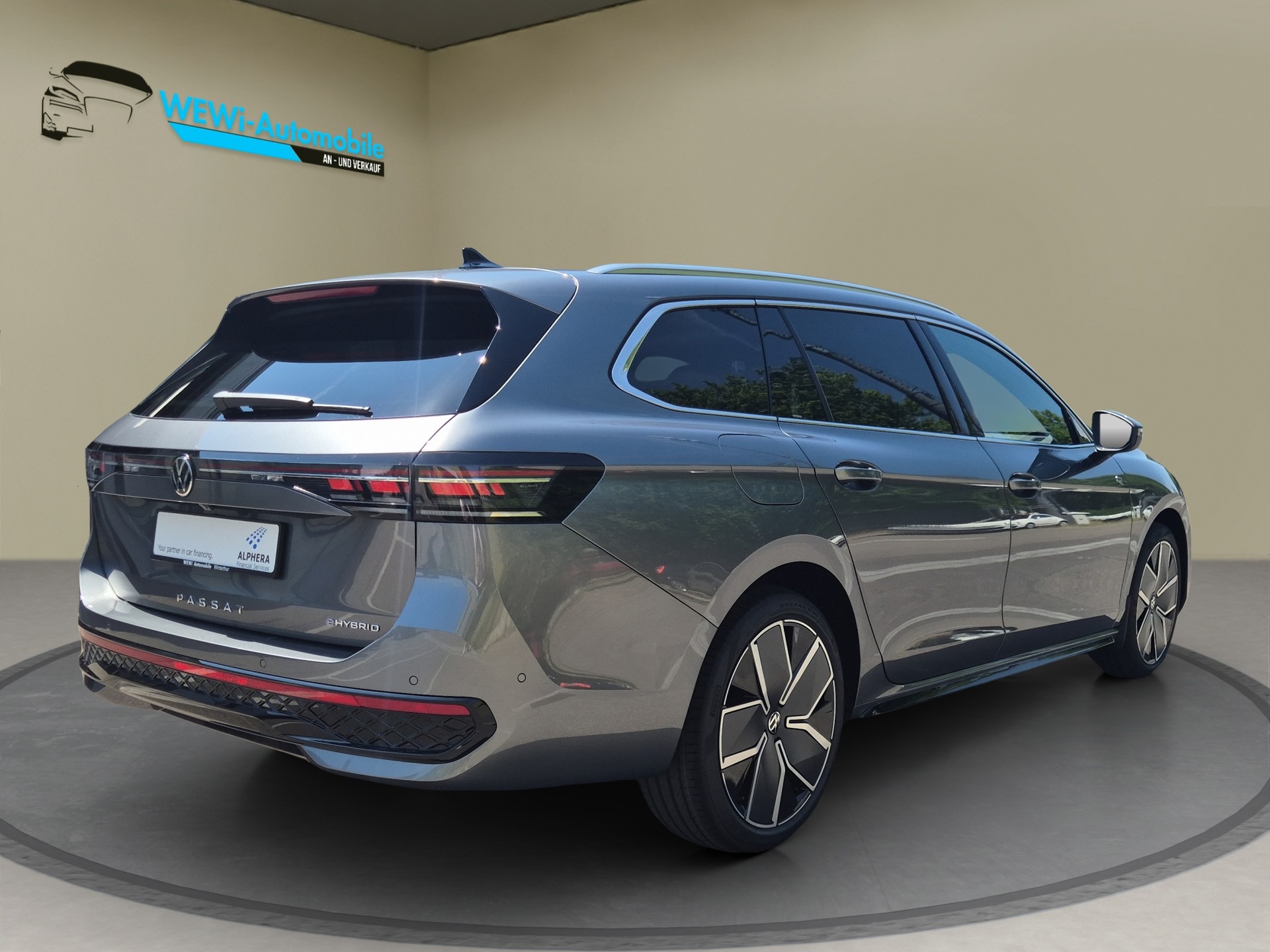 VW Passat Variant 1.5 TSI evo2 Plug-In- Hybrid R-Line DSG-image-4
