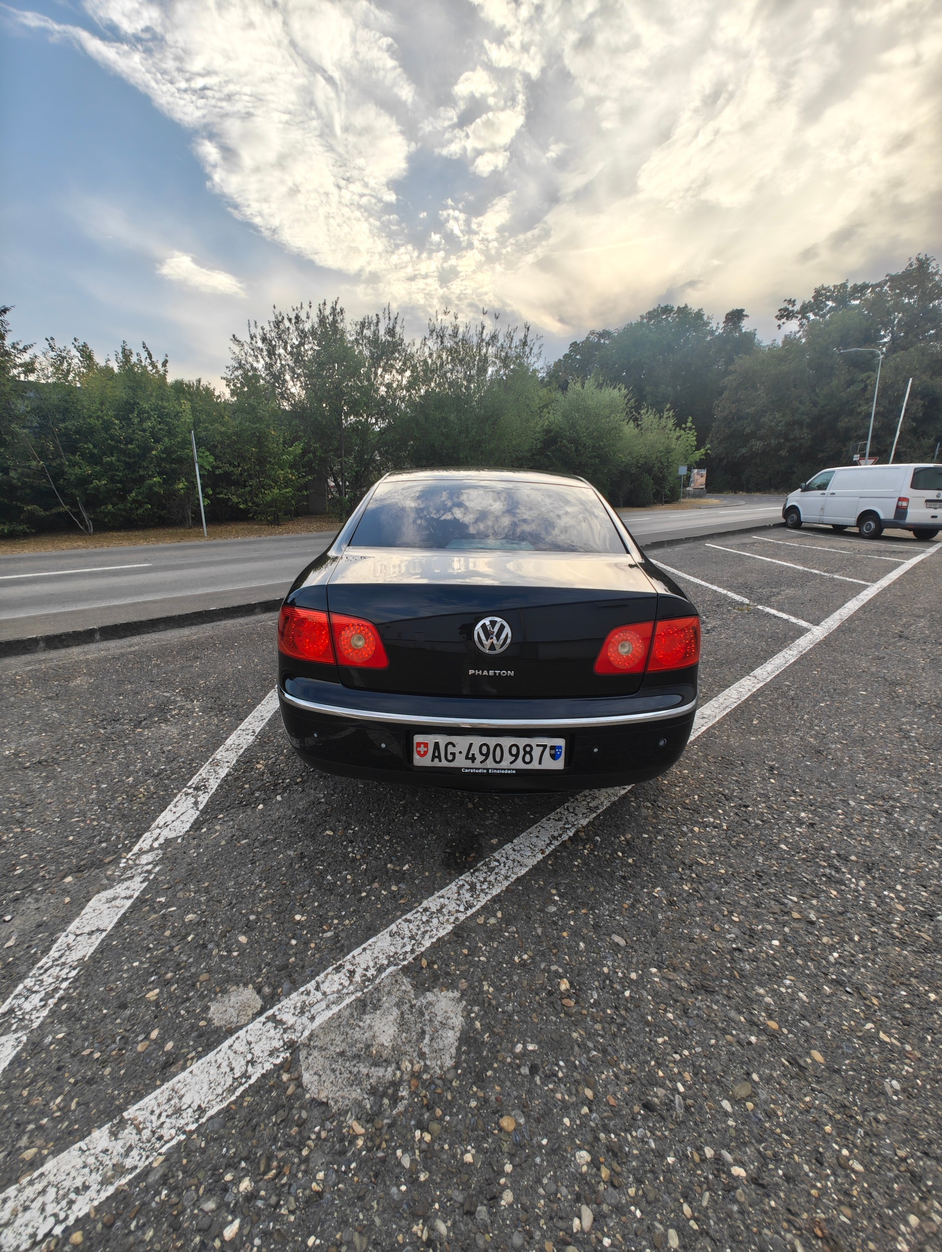 VW 3.2 V6 4motion 4P. LWB-image-1