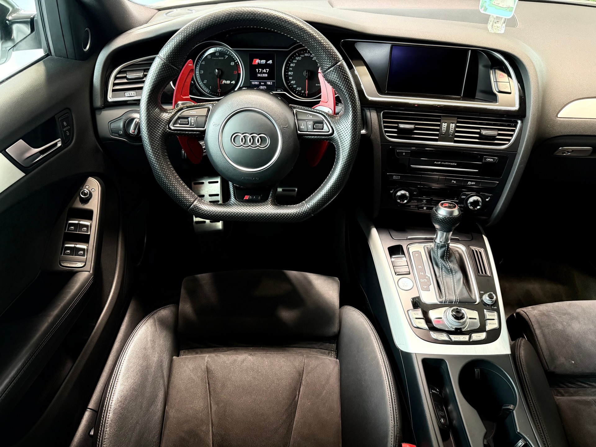 AUDI RS4 Avant 4.2 FSI V8 quattro S-tronic-image-11