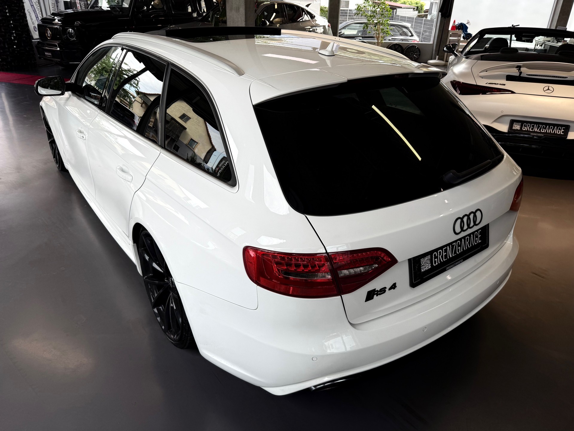 AUDI RS4 Avant 4.2 FSI V8 quattro S-tronic-image-5