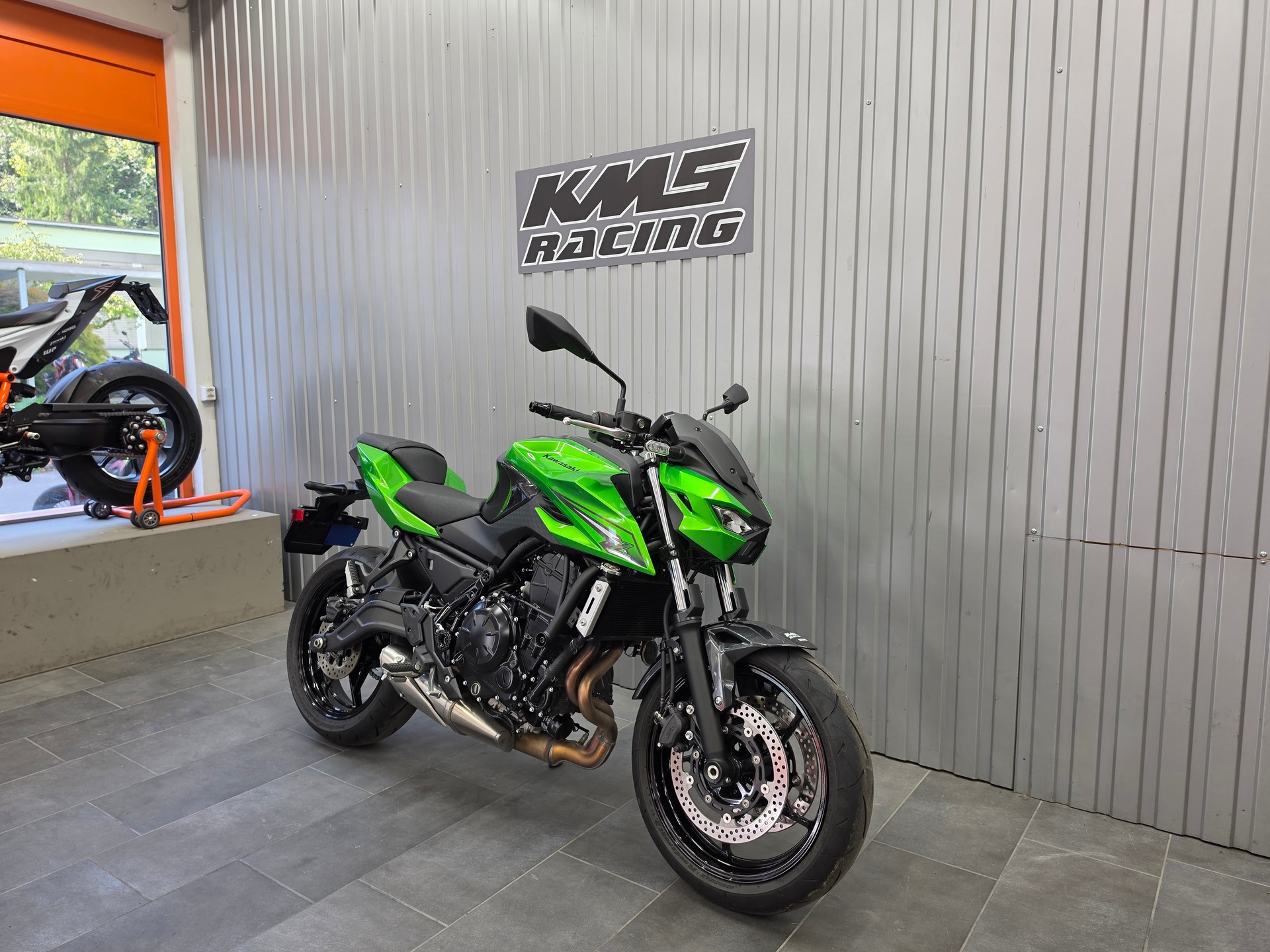 KAWASAKI Z 650 S (35kW)-showroom-element-1