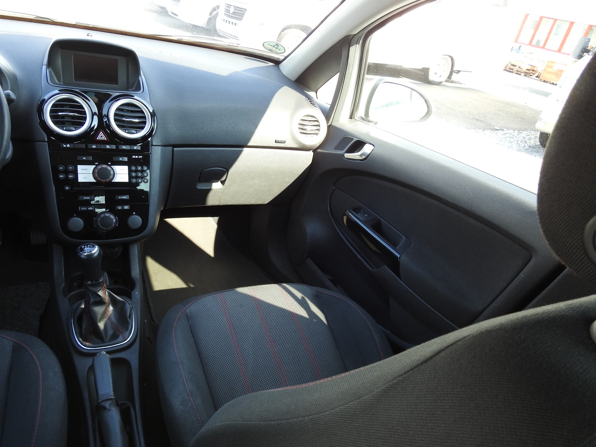 OPEL Corsa 1.4 TP Sport-image-17