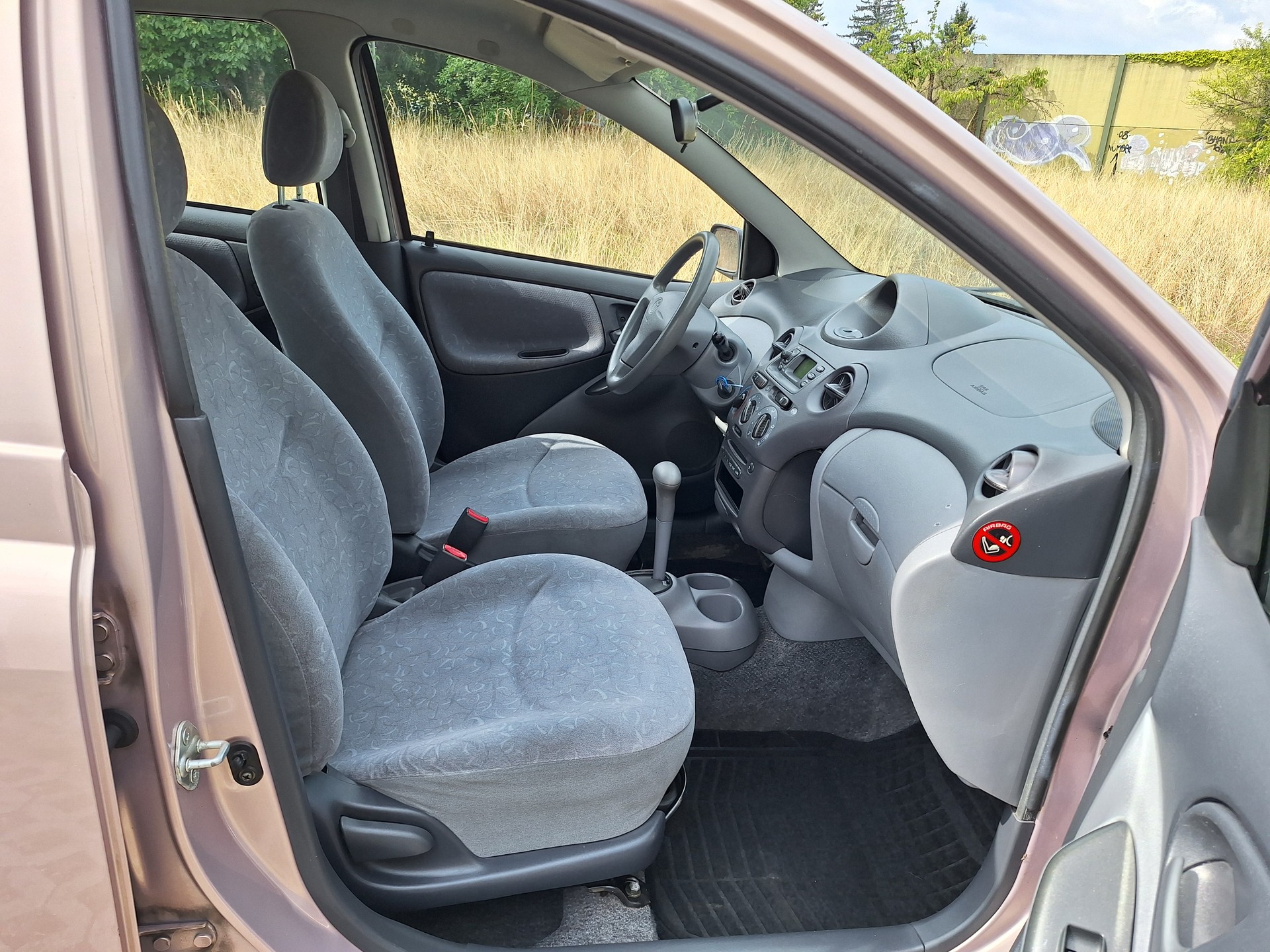 TOYOTA Yaris 1.3 Linea Sol-image-7