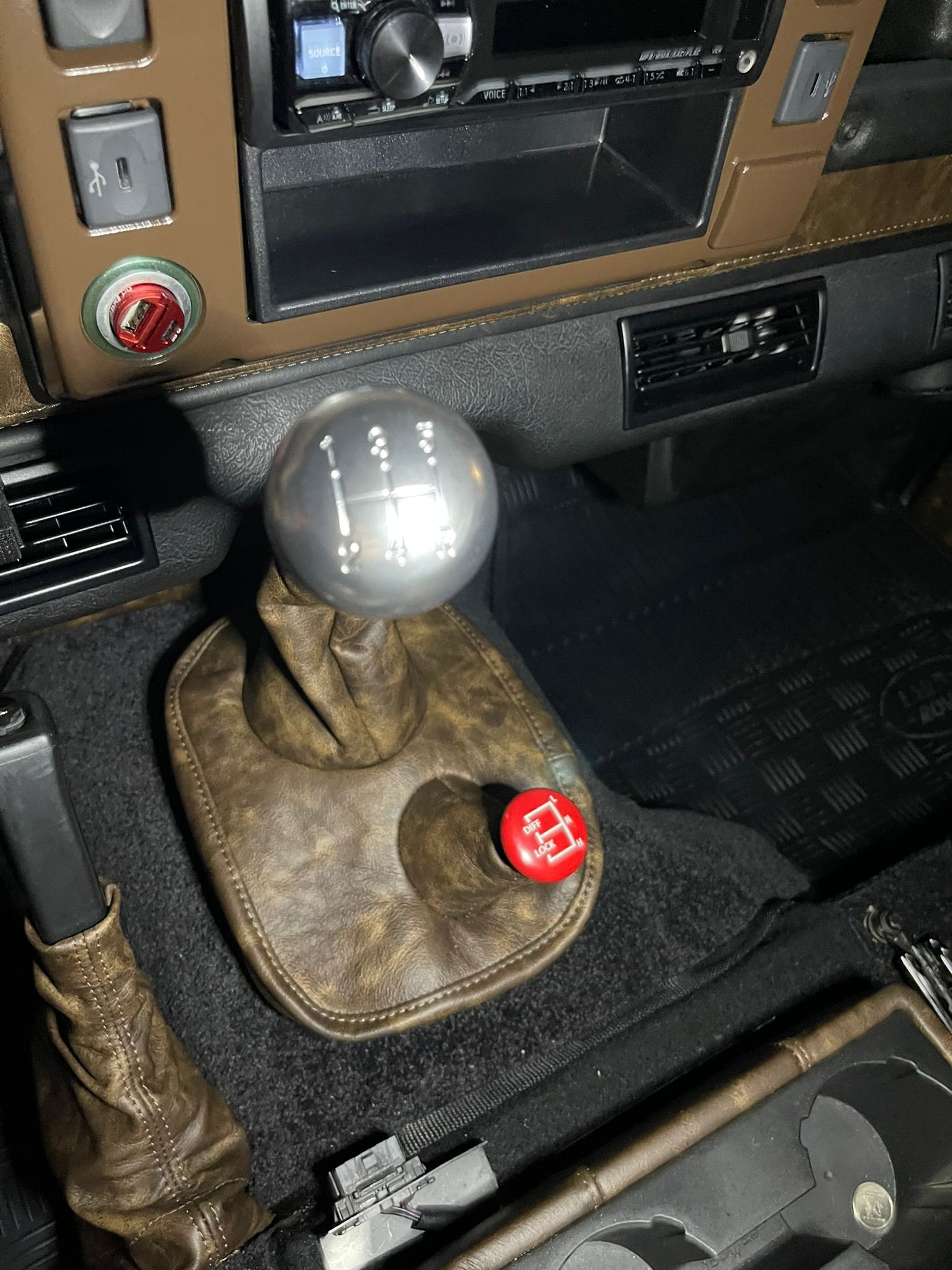 LAND ROVER Td5 130-image-6