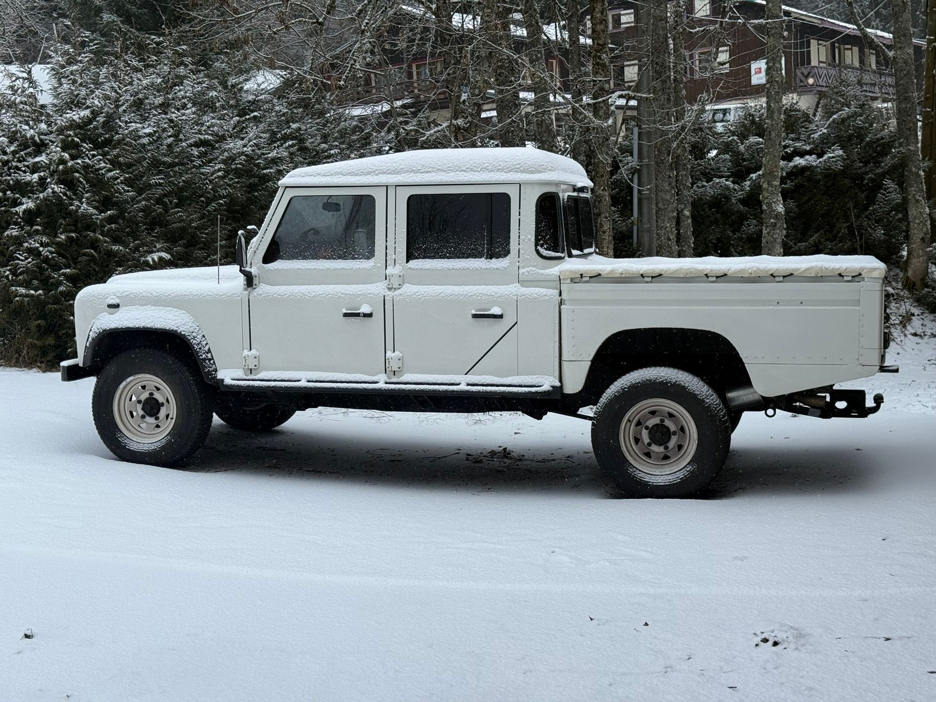 LAND ROVER Td5 130-image-10