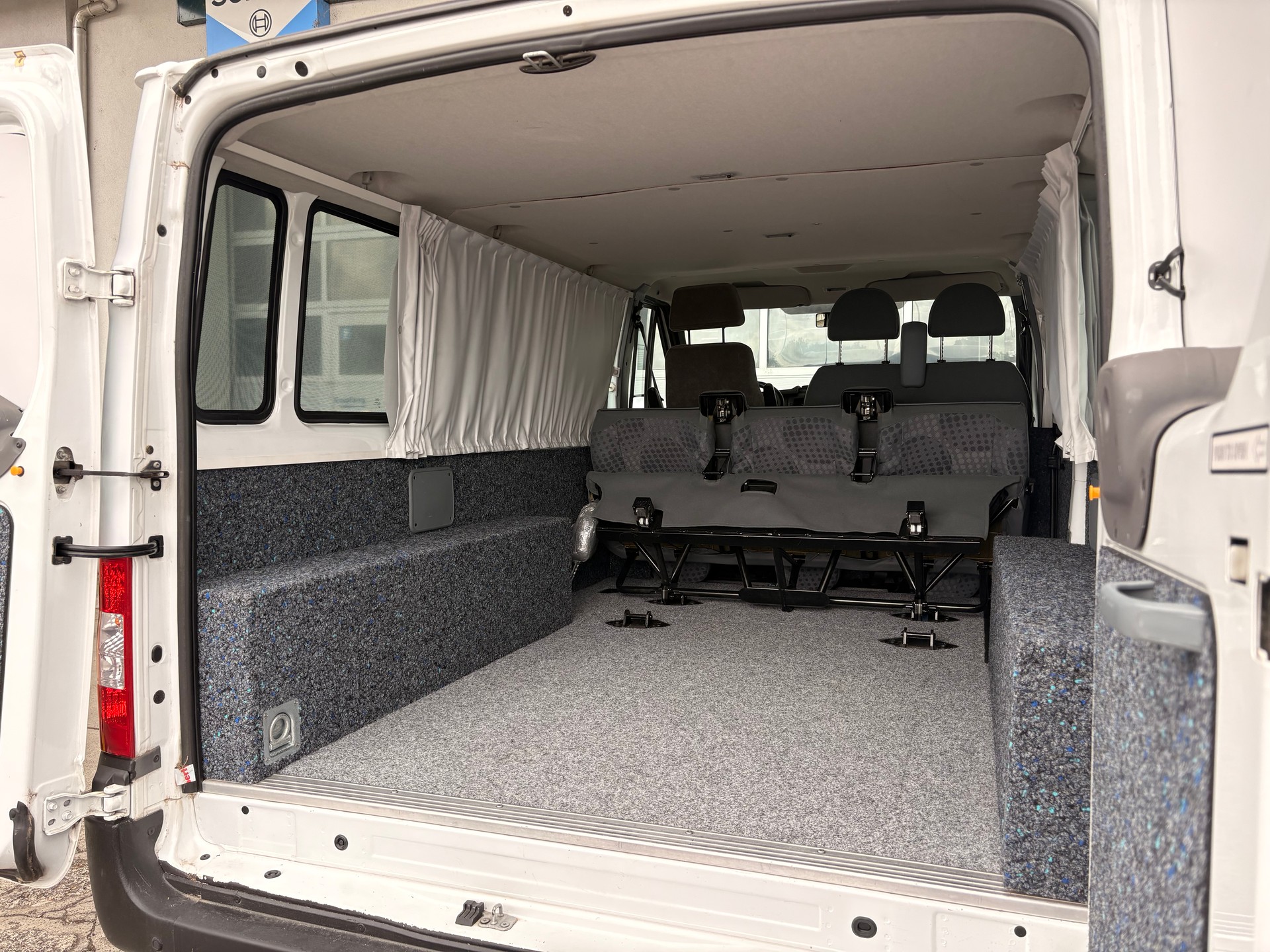 FORD Transit 2.4 TDCi 330 S 4x4 Trend-image-12