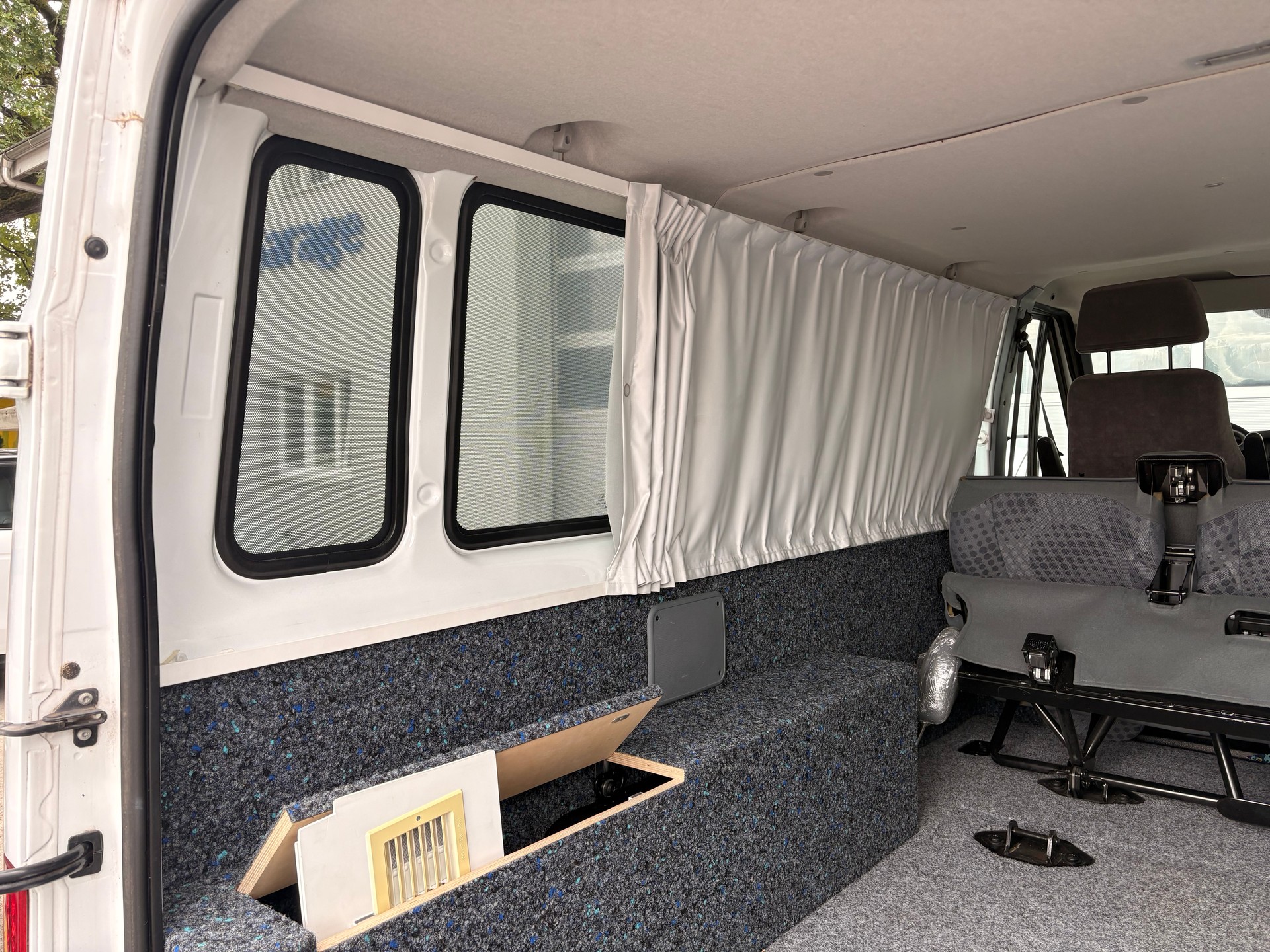 FORD Transit 2.4 TDCi 330 S 4x4 Trend-image-13