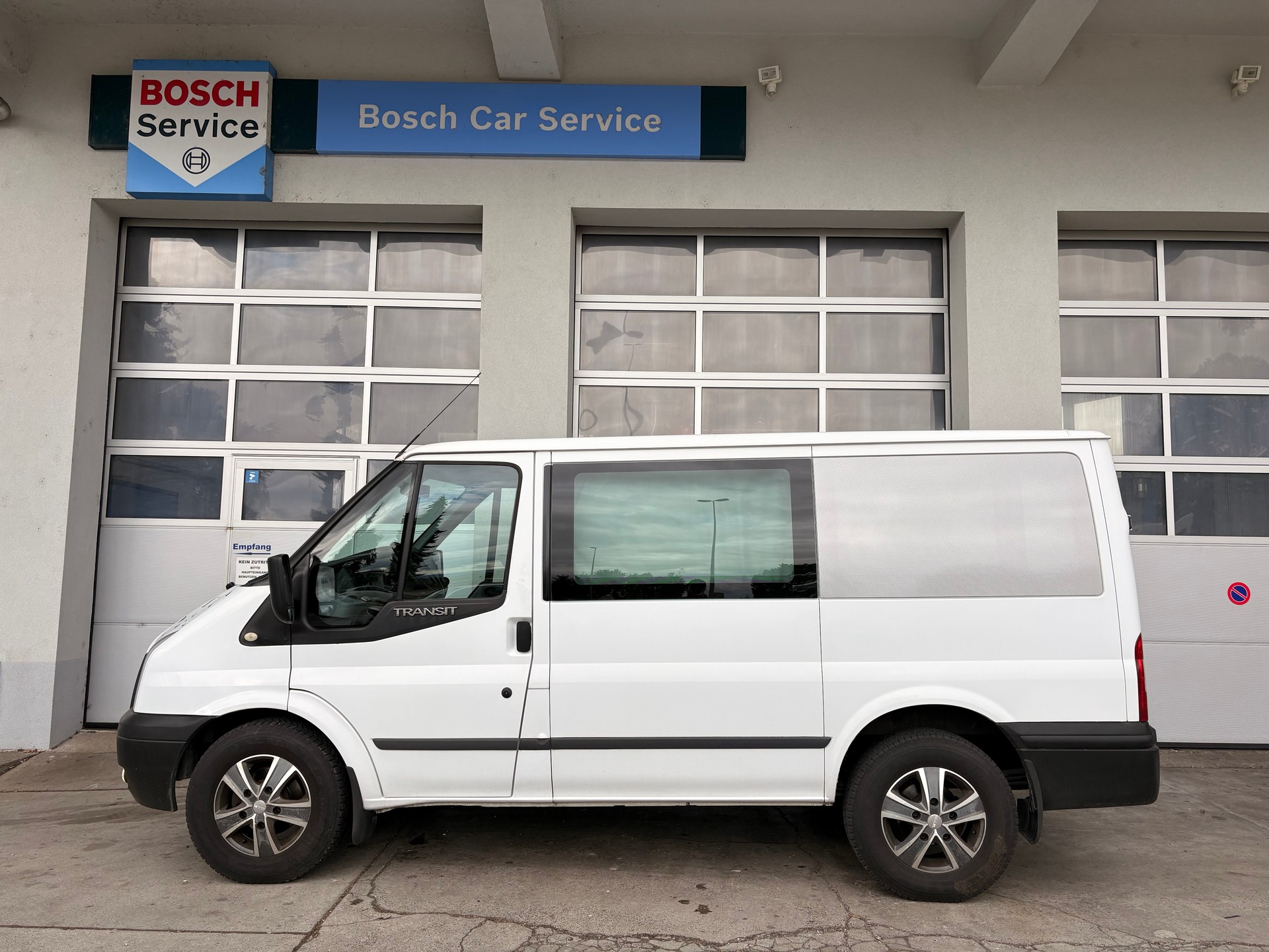 FORD Transit 2.4 TDCi 330 S 4x4 Trend-image-4