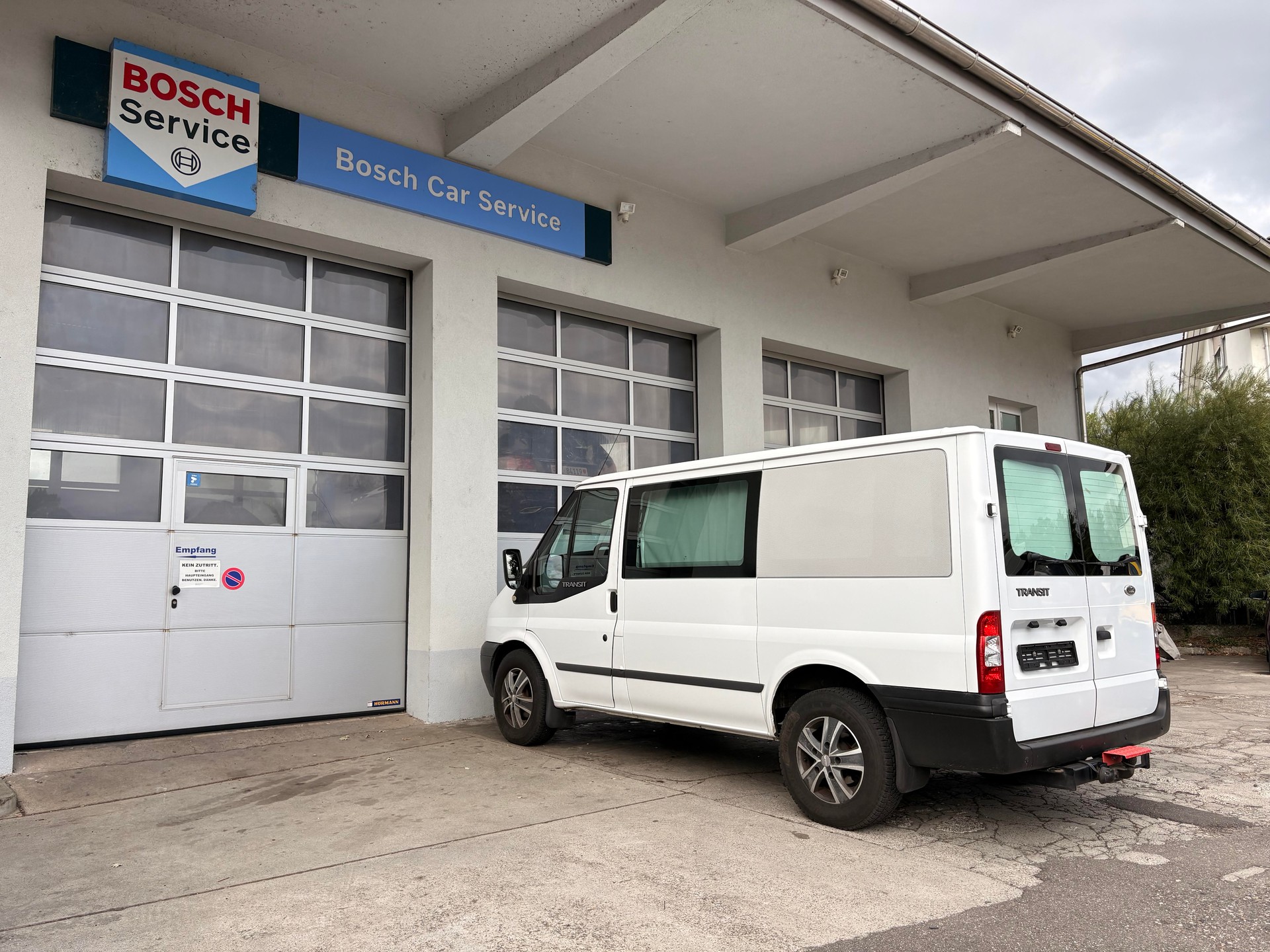 FORD Transit 2.4 TDCi 330 S 4x4 Trend-image-3
