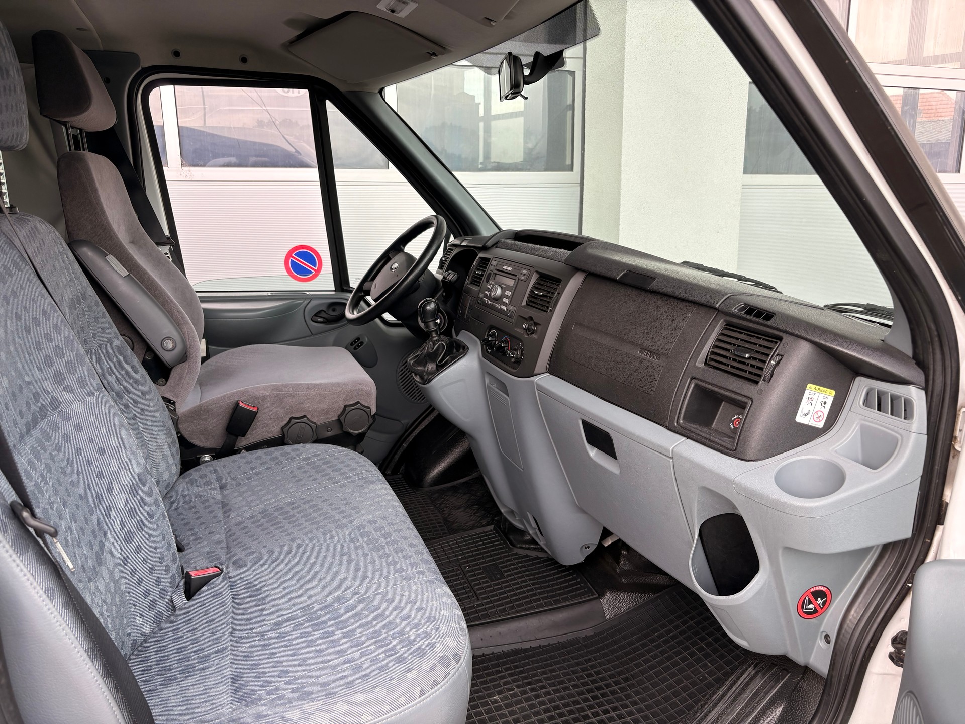 FORD Transit 2.4 TDCi 330 S 4x4 Trend-image-9
