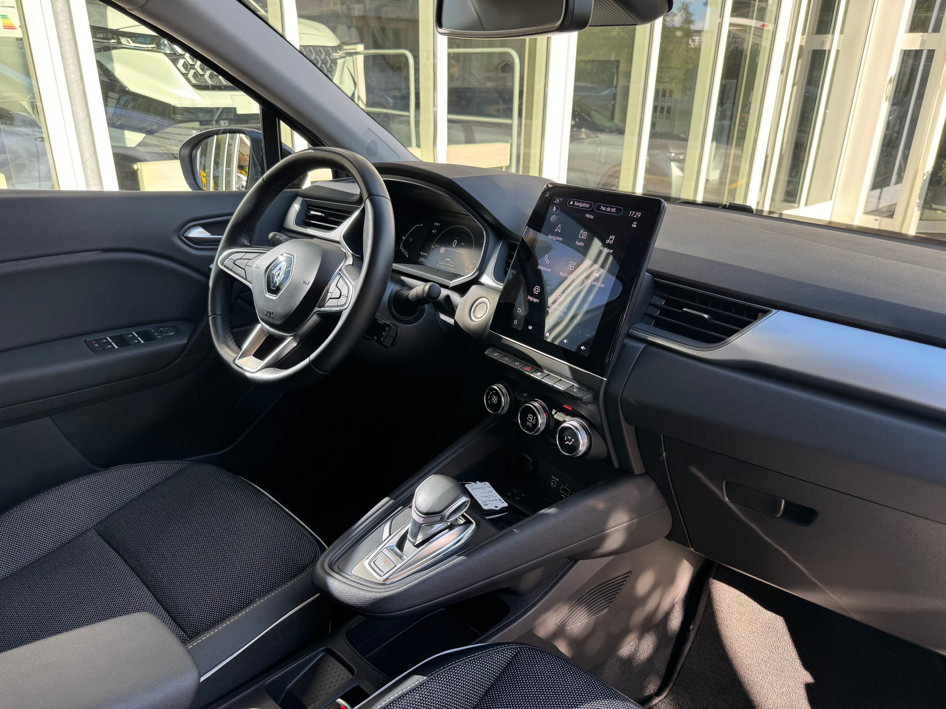 RENAULT Captur 1.6 E-Tech 145 Intens DHT-image-9