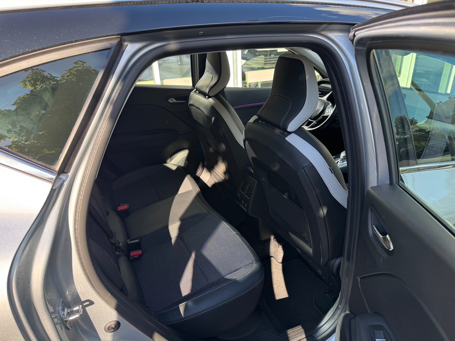 RENAULT Captur 1.6 E-Tech 145 Intens DHT-image-10