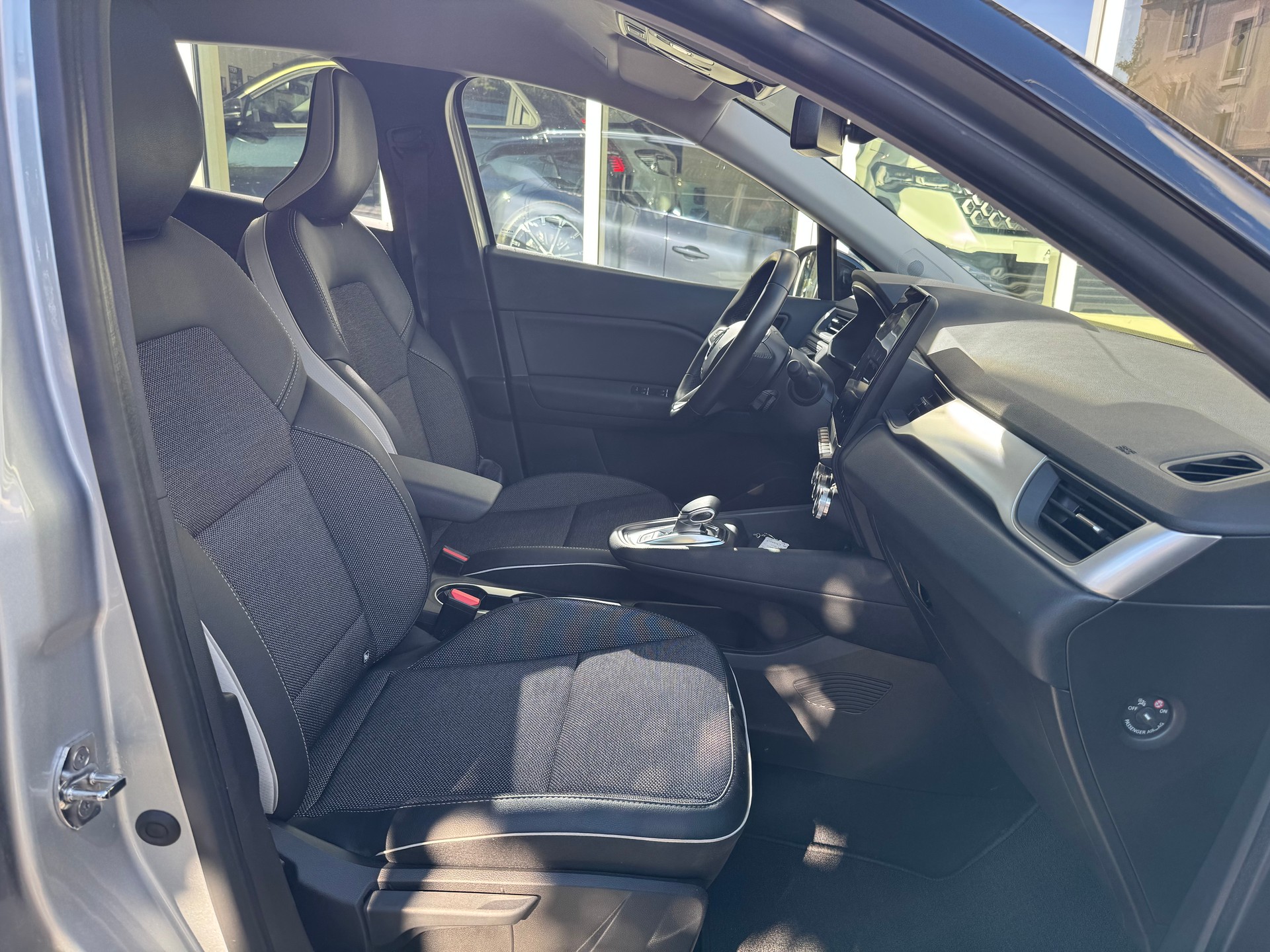 RENAULT Captur 1.6 E-Tech 145 Intens DHT-image-8