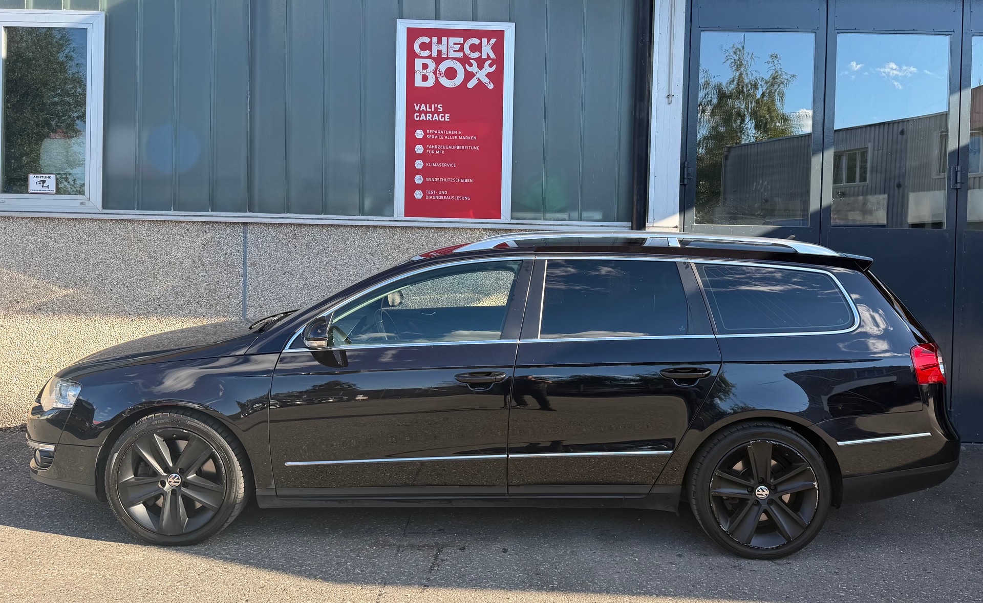 VW Passat Variant 3.2 V6 FSI Highline 4Motion-image-1