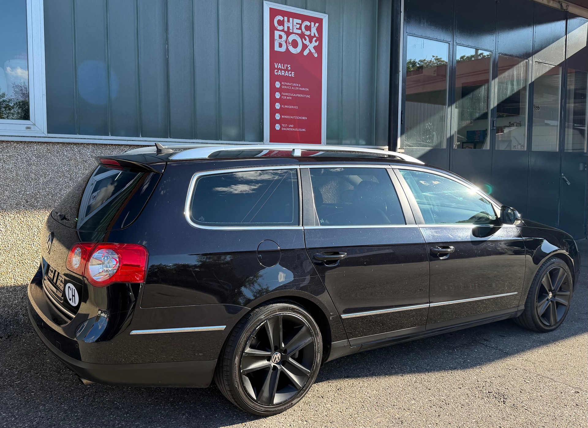 VW Passat Variant 3.2 V6 FSI Highline 4Motion-image-5