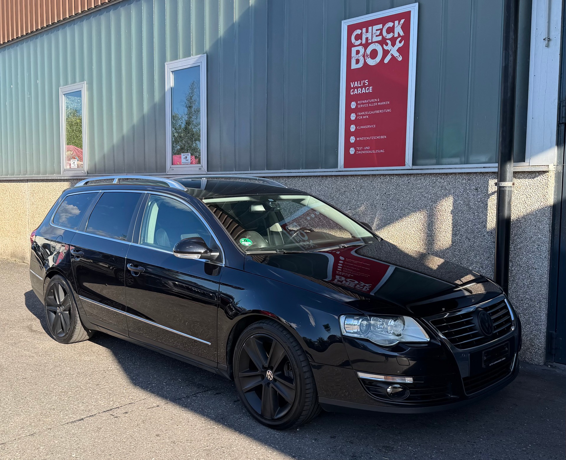 VW Passat Variant 3.2 V6 FSI Highline 4Motion-image-3