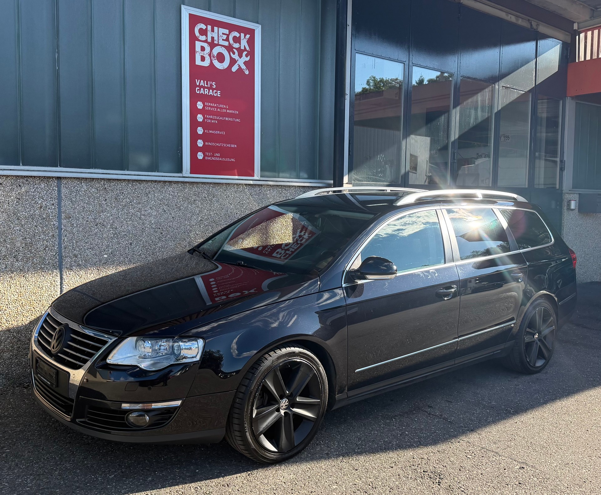 VW Passat Variant 3.2 V6 FSI Highline 4Motion-image-0